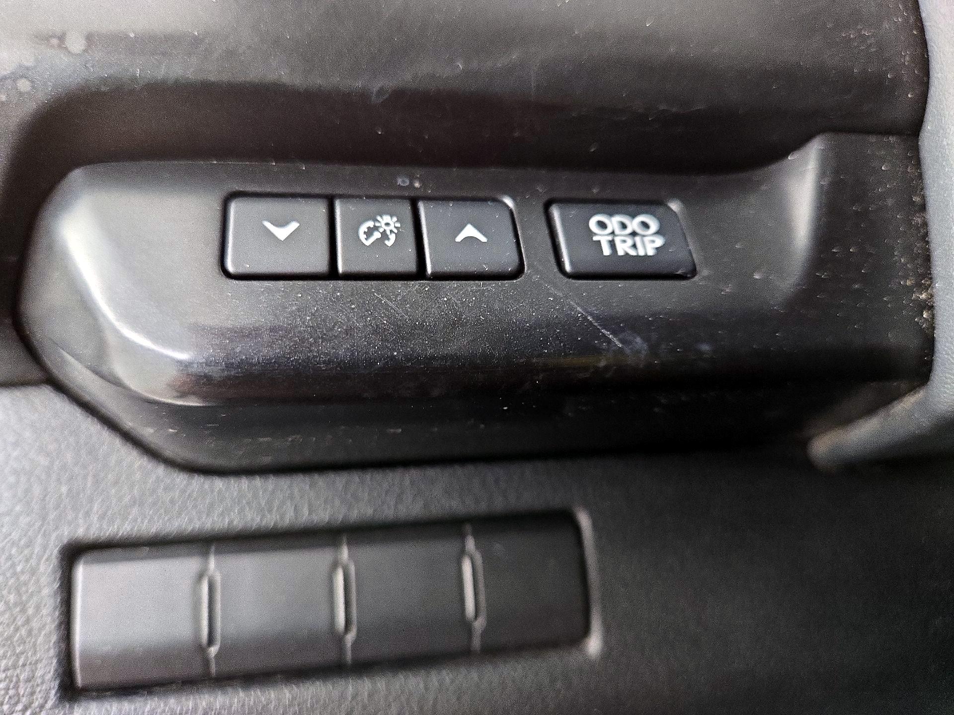 Thumbnail: 2019 Lexus UX - 13