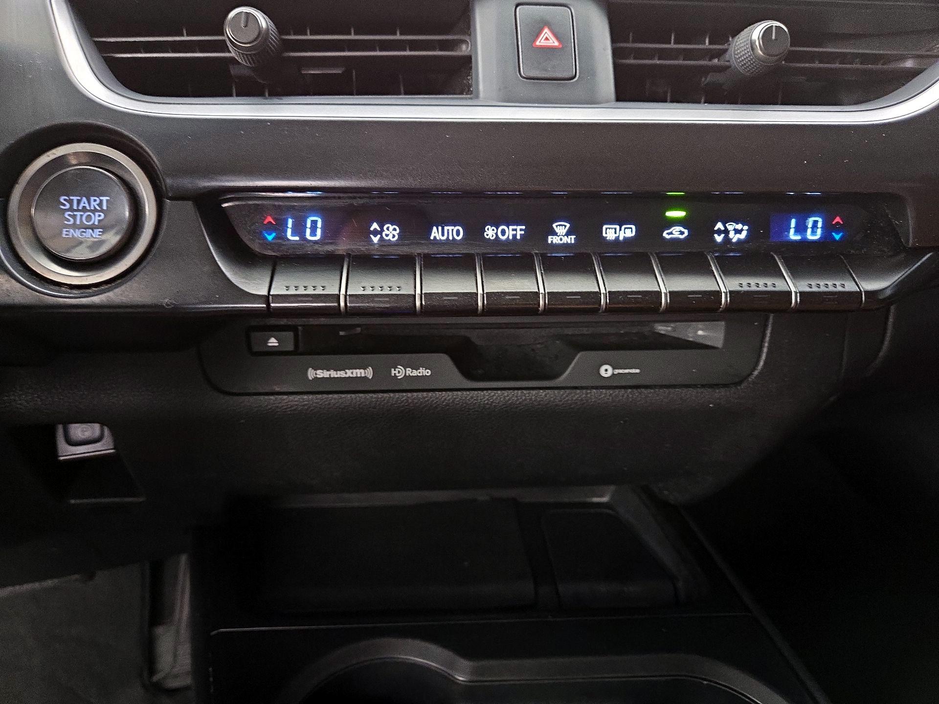 Thumbnail: 2019 Lexus UX - 16