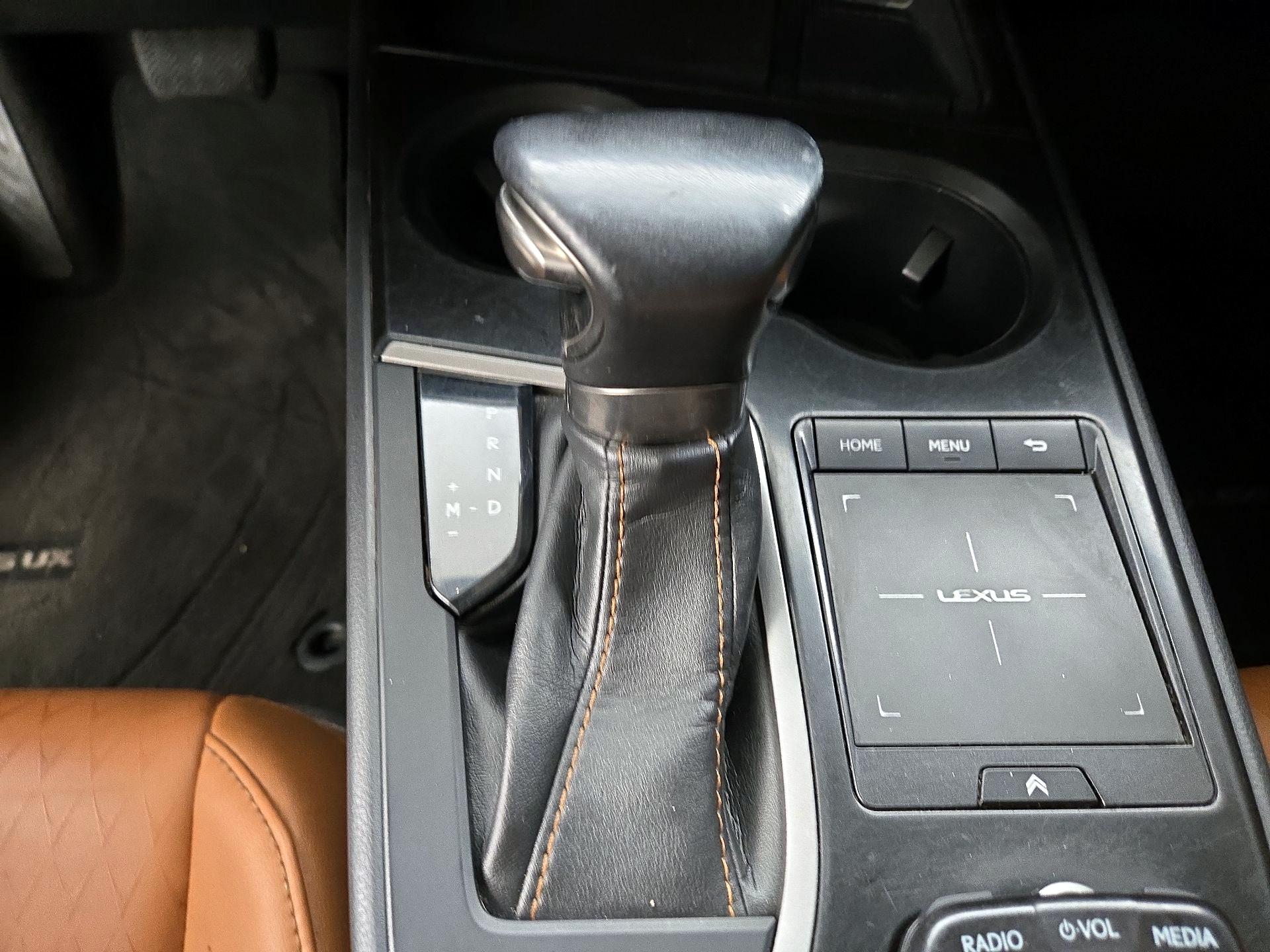 Thumbnail: 2019 Lexus UX - 17