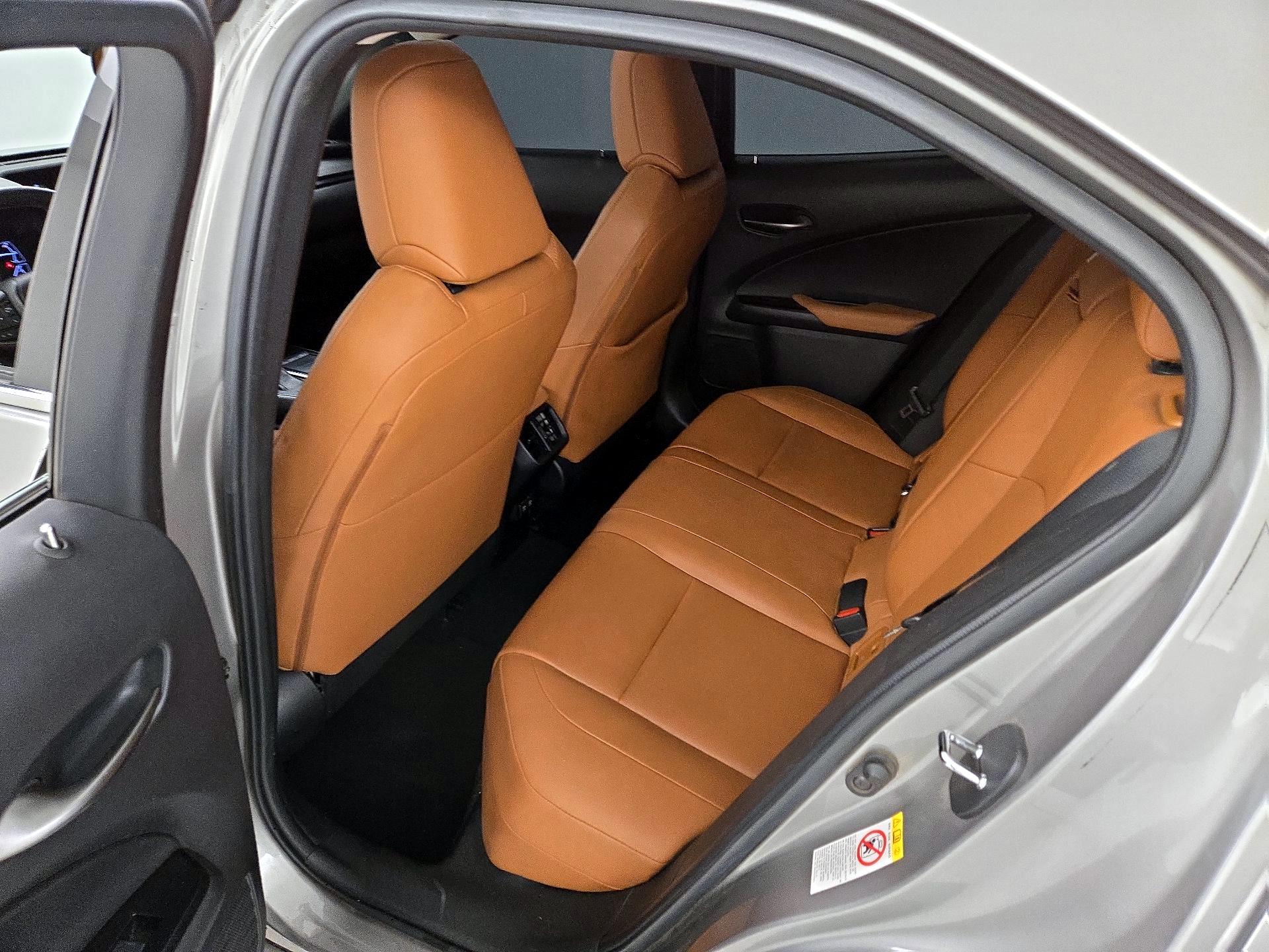 Thumbnail: 2019 Lexus UX - 19