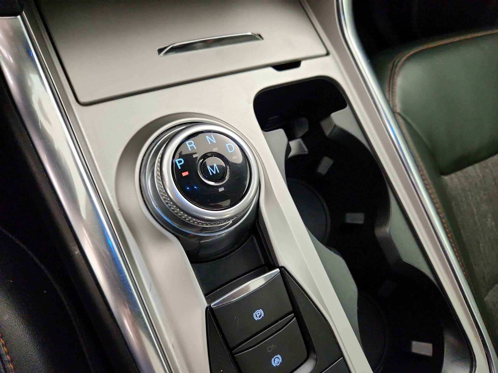 Thumbnail: 2022 Ford Explorer - 18