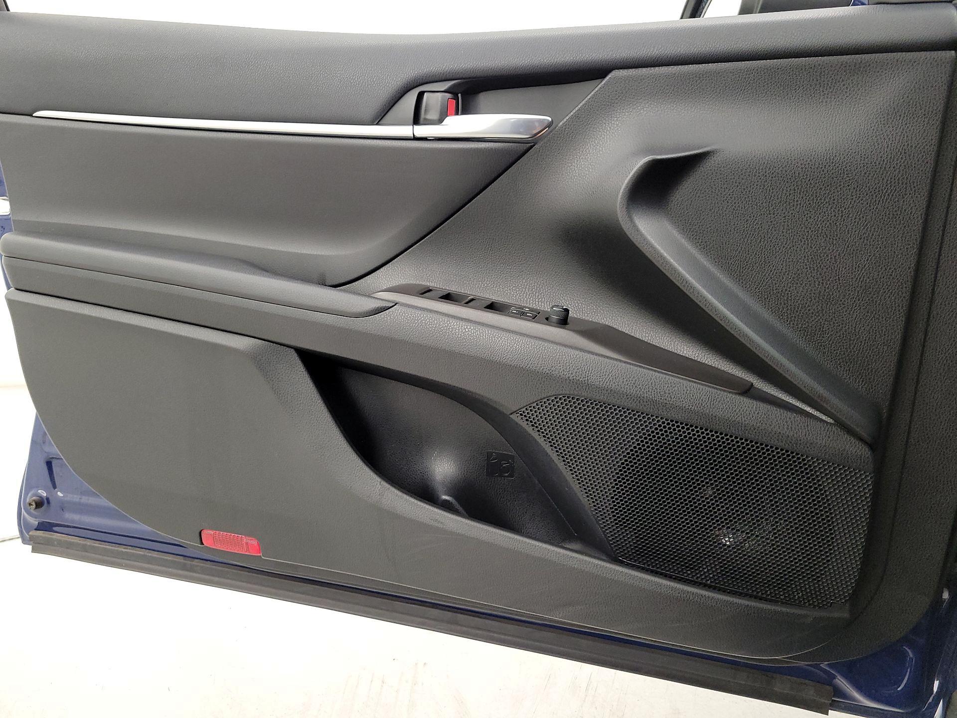 Thumbnail: 2023 Toyota Camry - 12