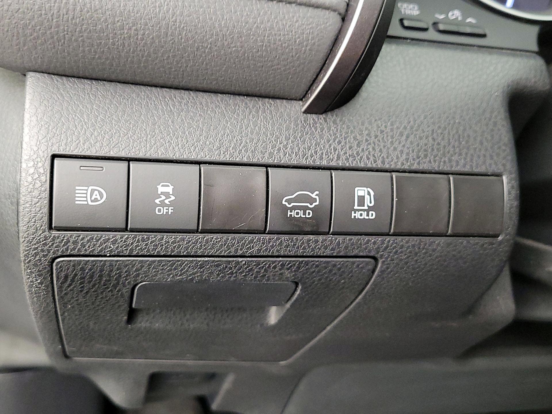 Thumbnail: 2023 Toyota Camry - 13