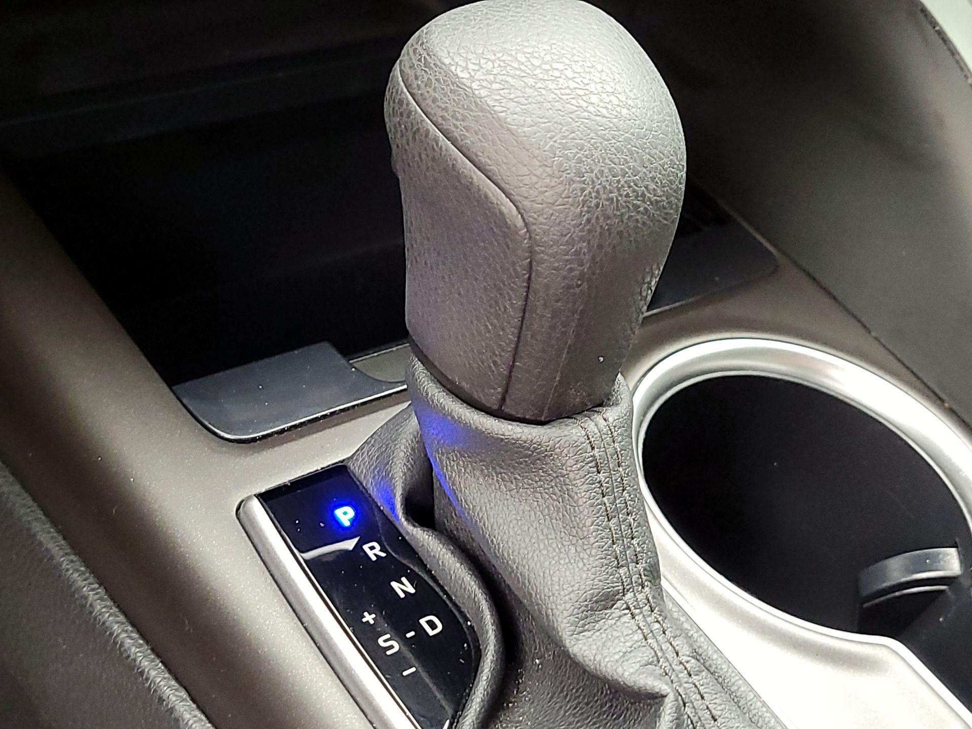 Thumbnail: 2023 Toyota Camry - 17