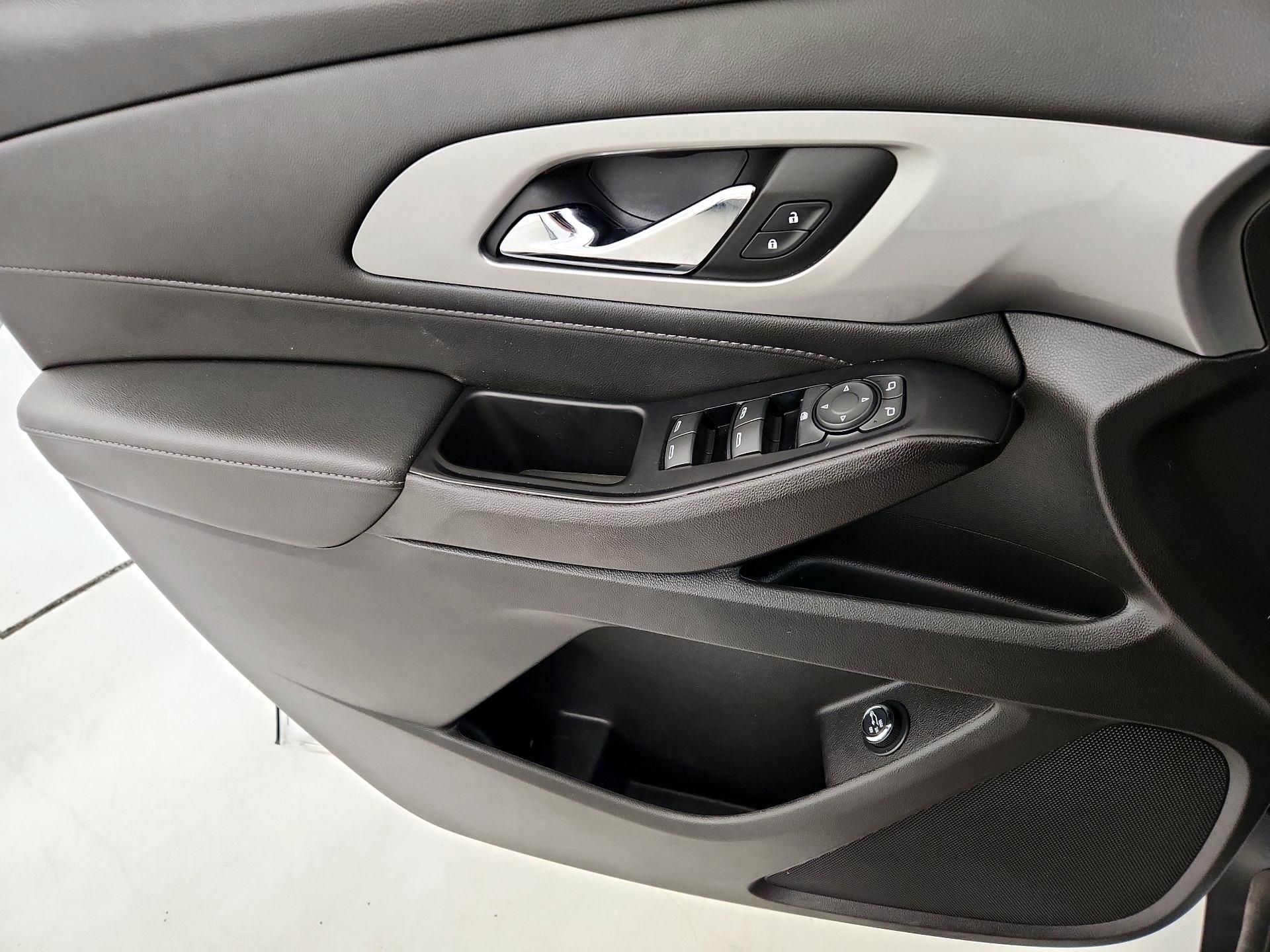 Thumbnail: 2023 Chevrolet Traverse - 12