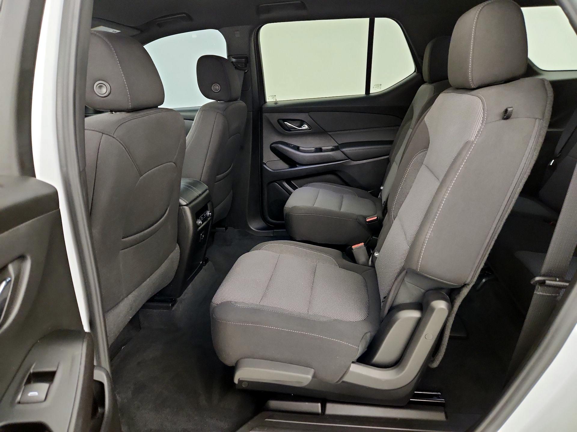 Thumbnail: 2023 Chevrolet Traverse - 19