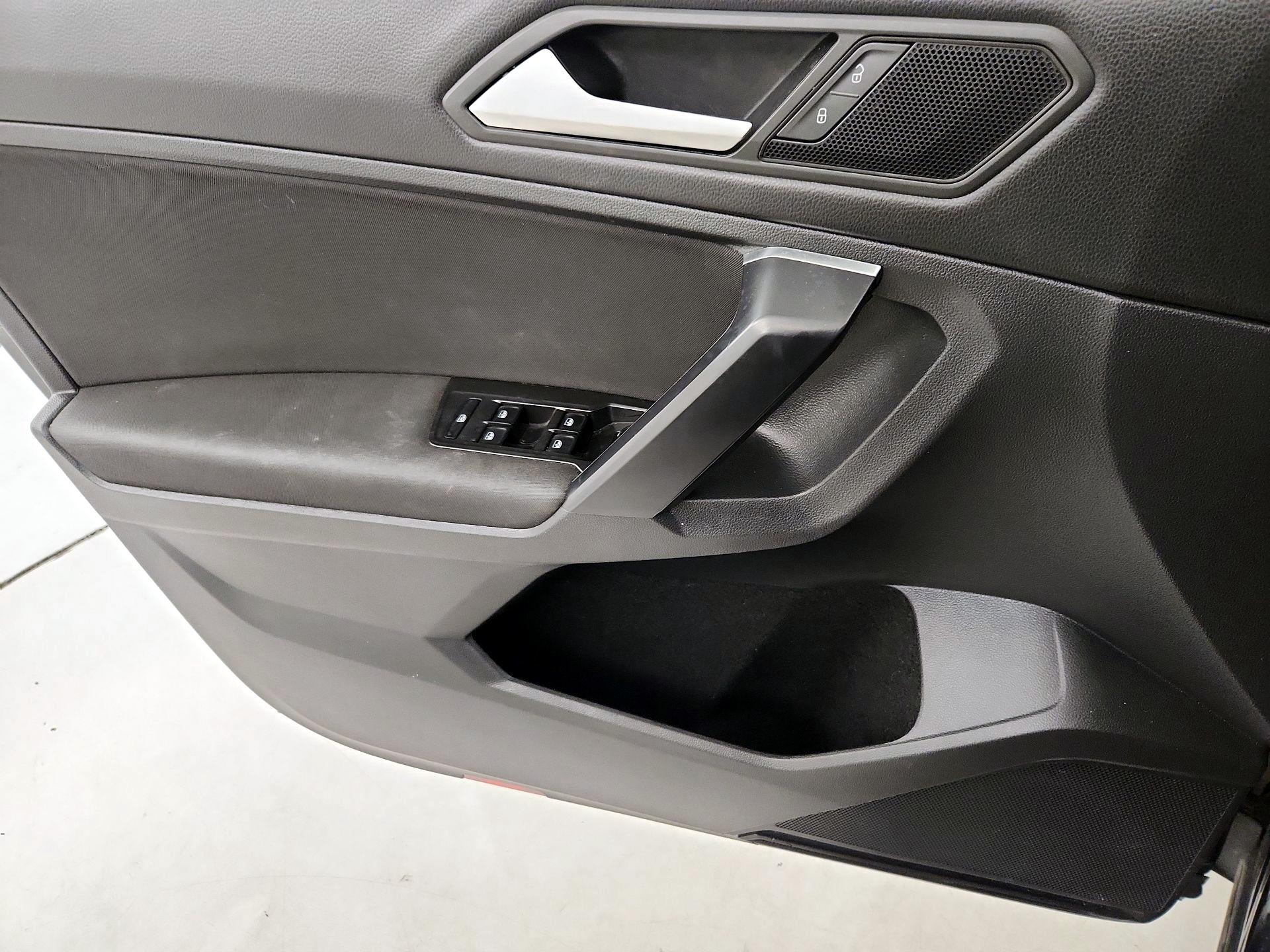 Thumbnail: 2021 Volkswagen Tiguan - 12