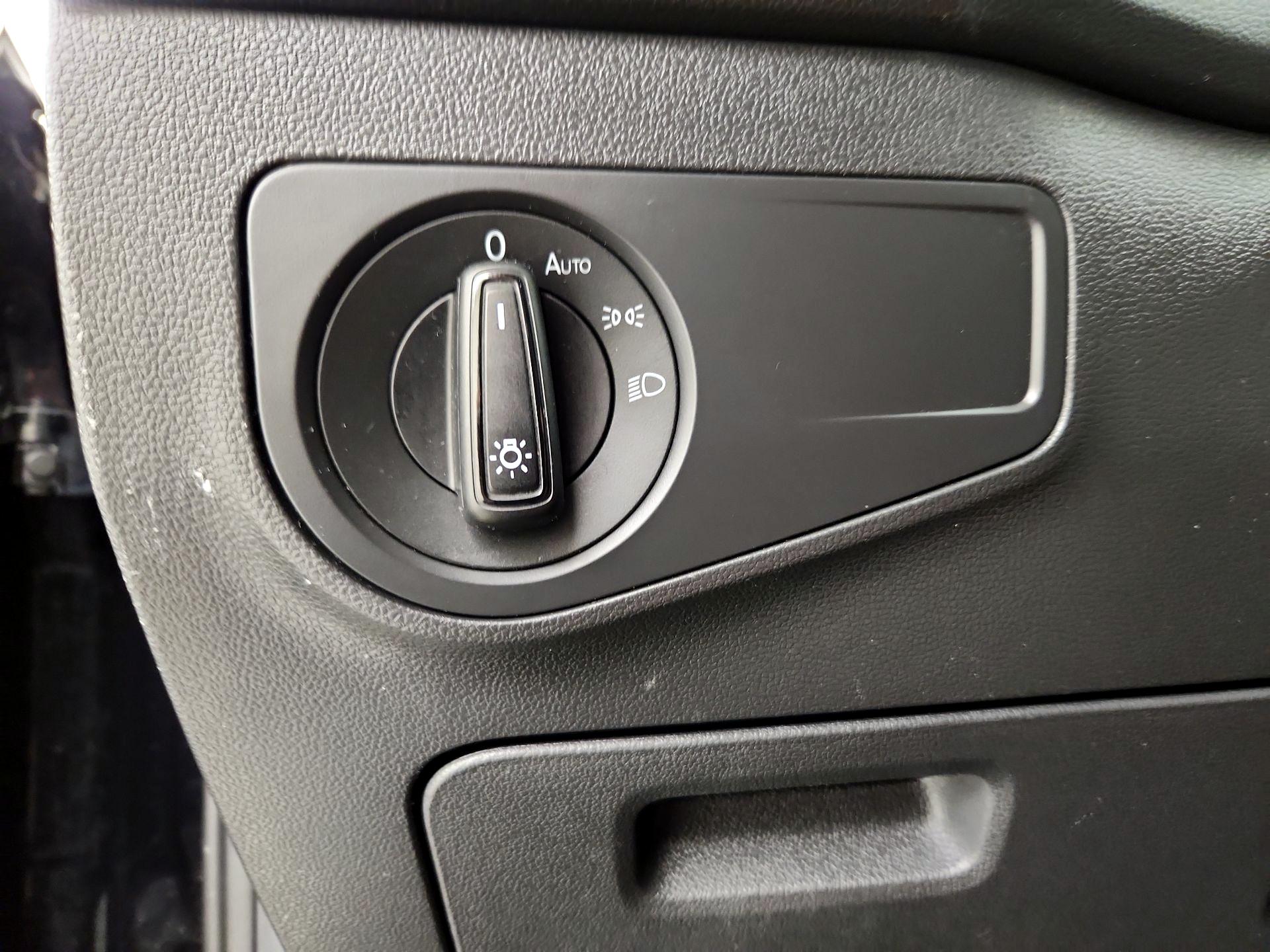 Thumbnail: 2021 Volkswagen Tiguan - 13