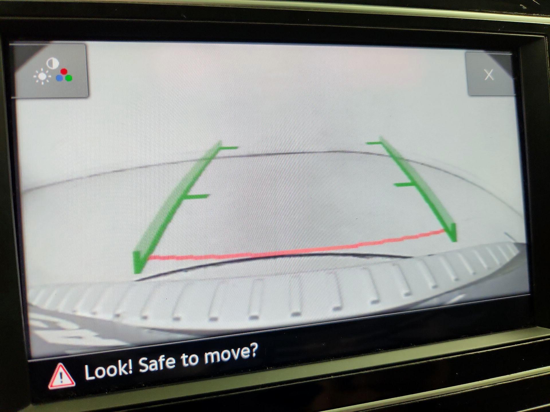 Thumbnail: 2021 Volkswagen Tiguan - 14