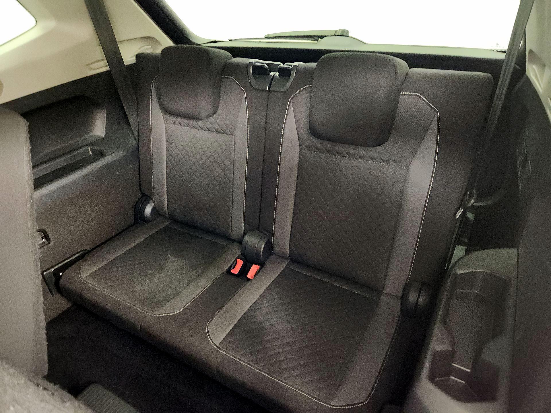 Thumbnail: 2021 Volkswagen Tiguan - 20