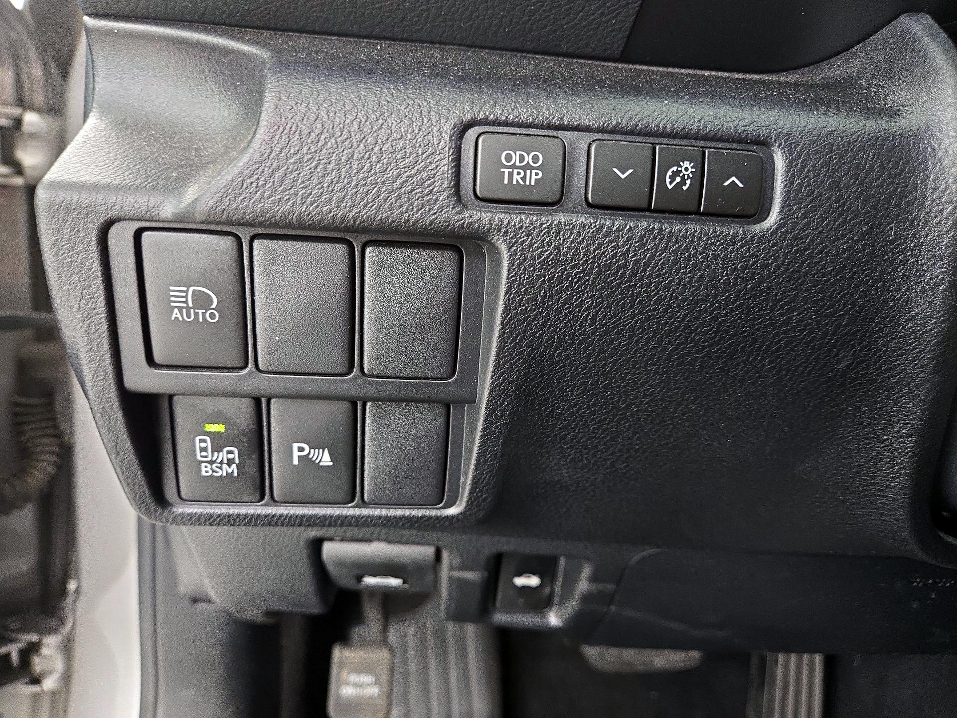 Thumbnail: 2020 Lexus IS - 13