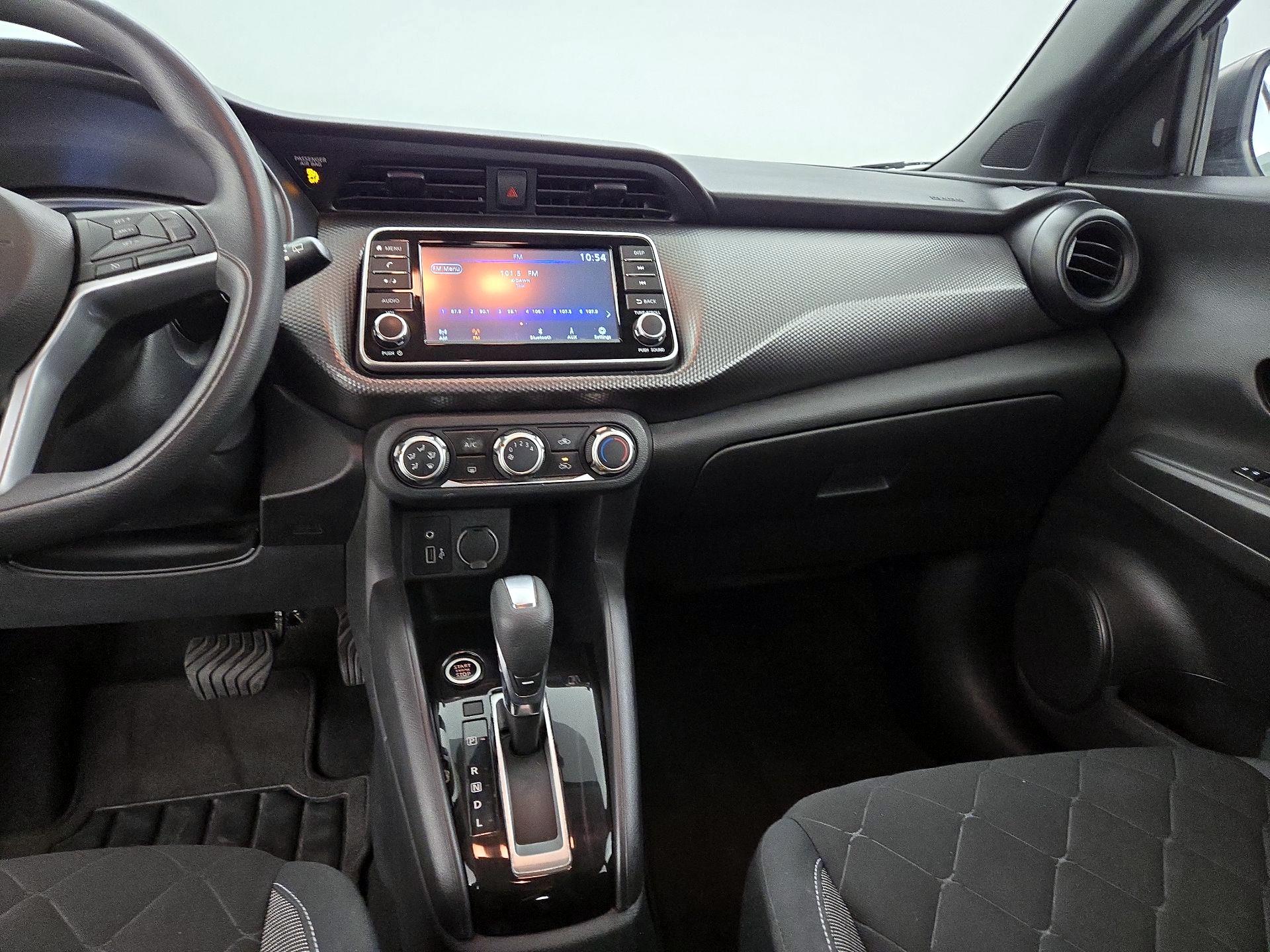 Thumbnail: 2020 Nissan Kicks - 9