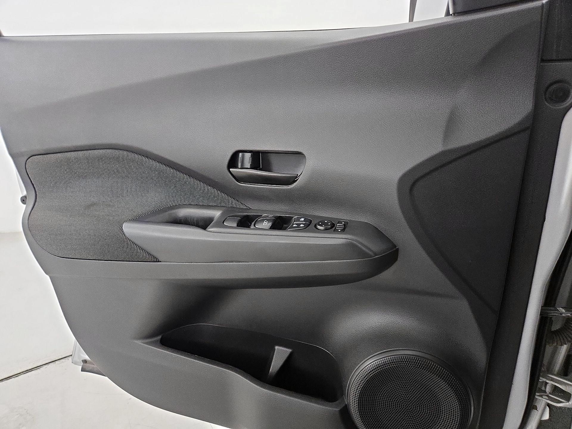 Thumbnail: 2020 Nissan Kicks - 12