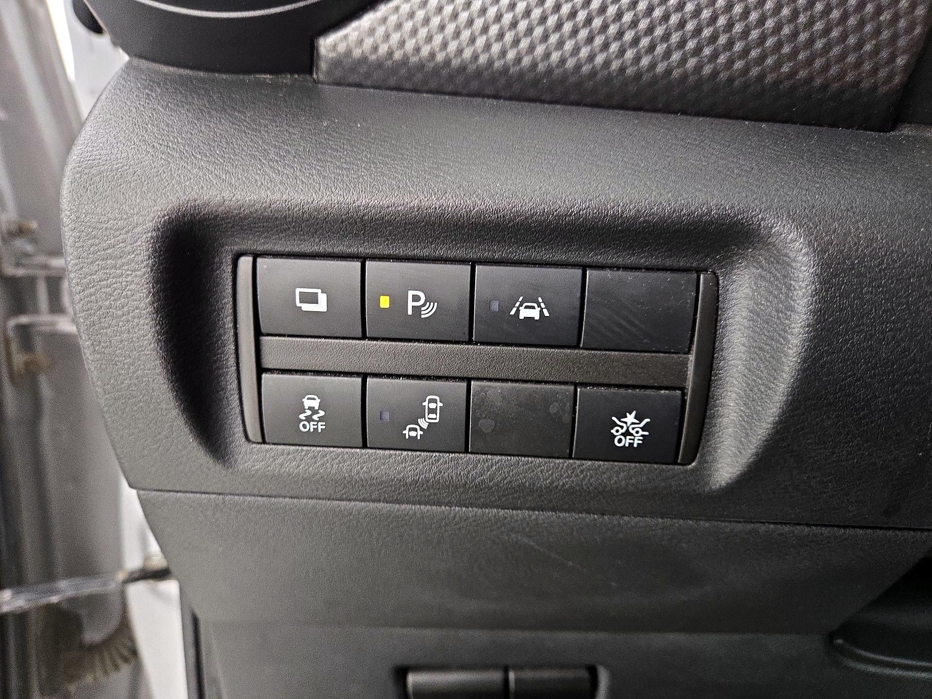 Thumbnail: 2020 Nissan Kicks - 13