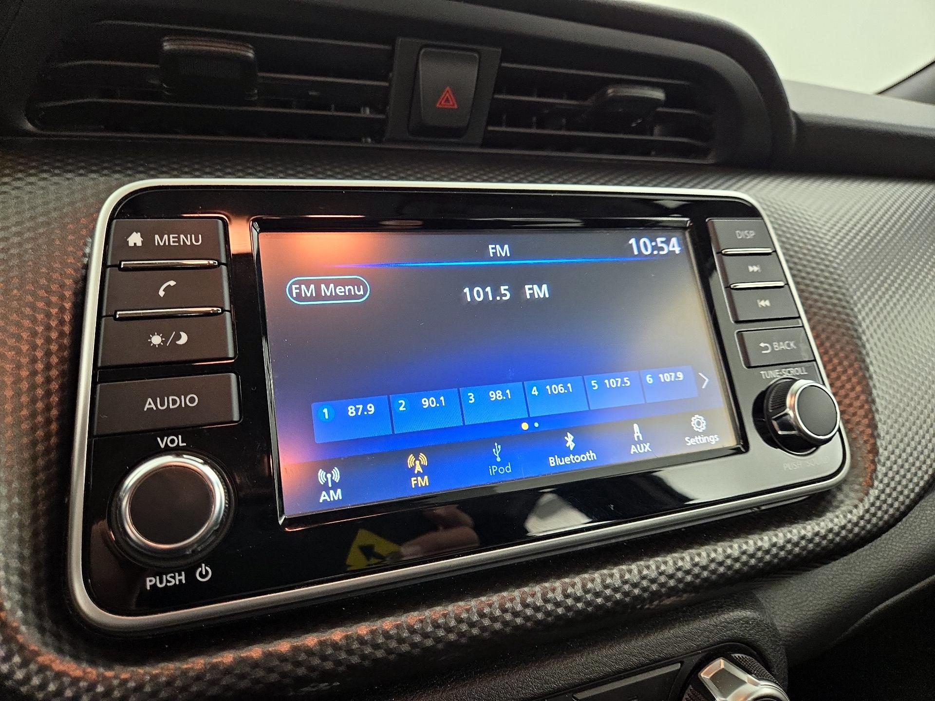 Thumbnail: 2020 Nissan Kicks - 15