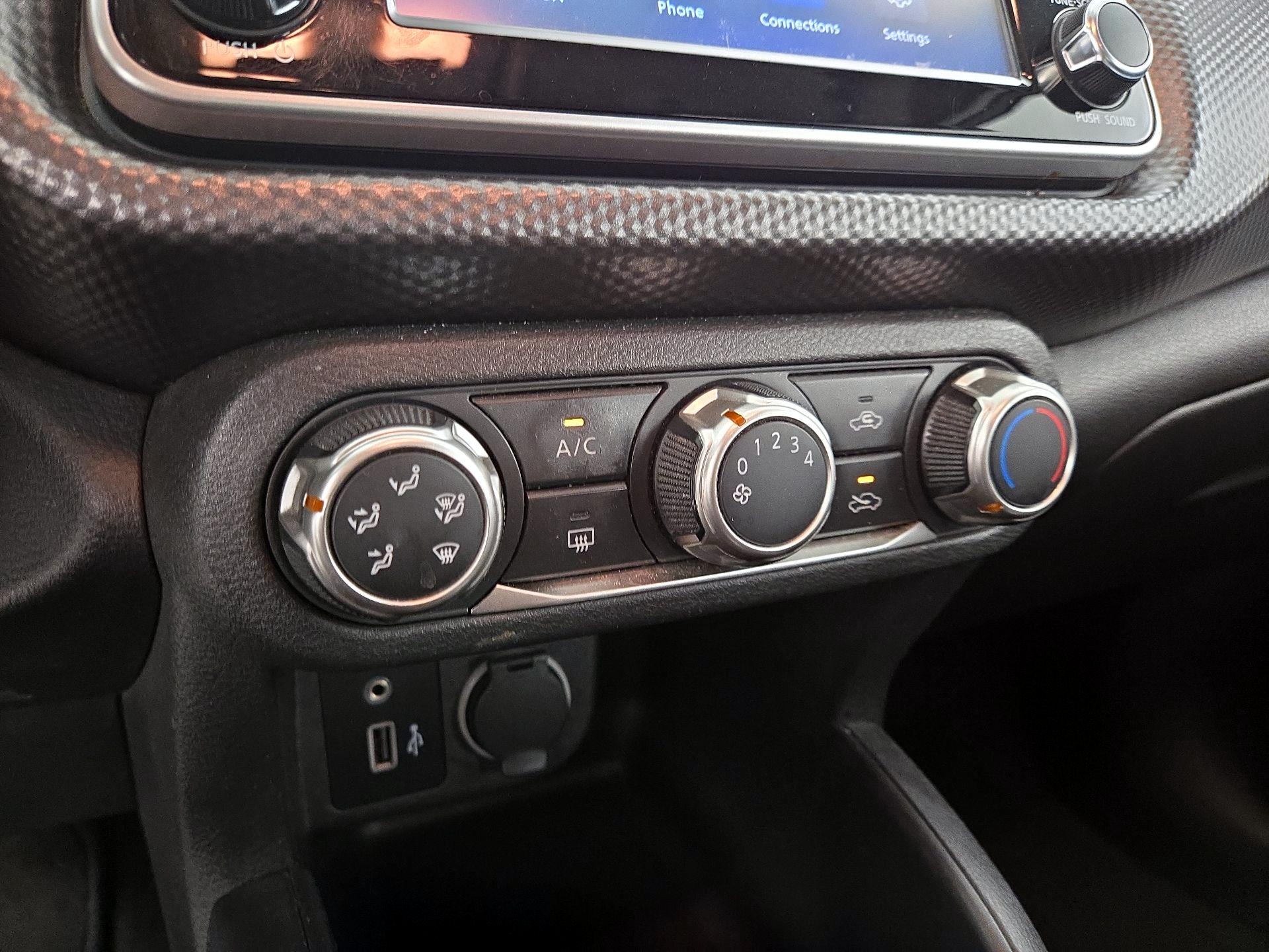 Thumbnail: 2020 Nissan Kicks - 16