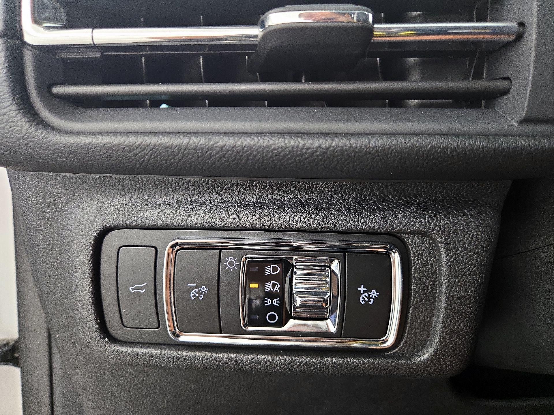 Thumbnail: 2023 Lincoln Corsair - 13