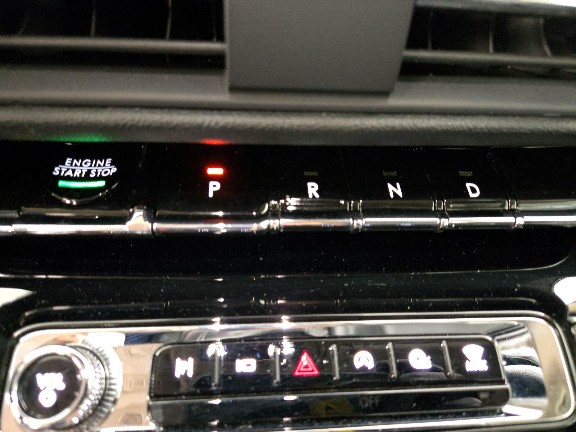 Thumbnail: 2023 Lincoln Corsair - 18