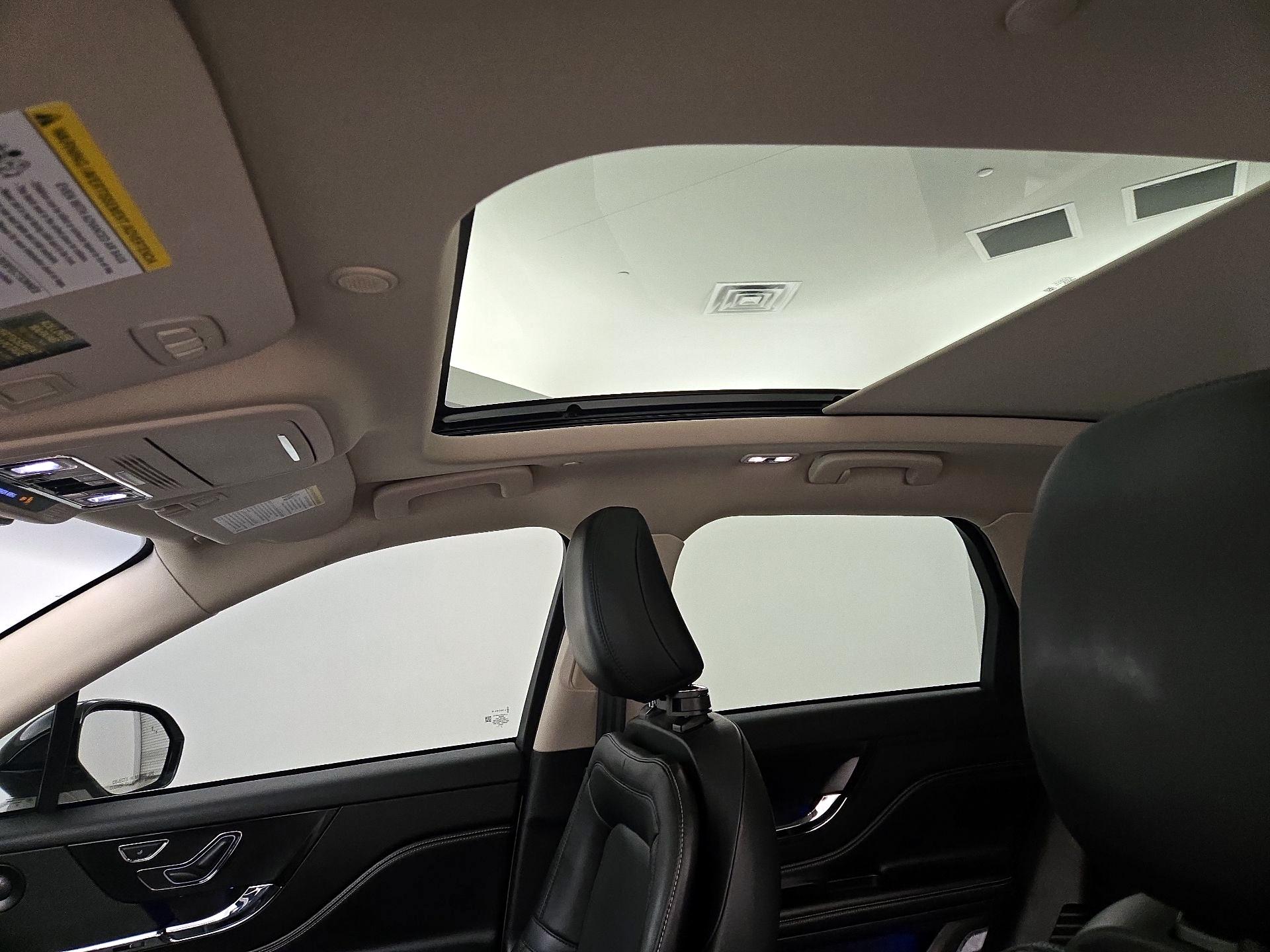 Thumbnail: 2023 Lincoln Corsair - 20