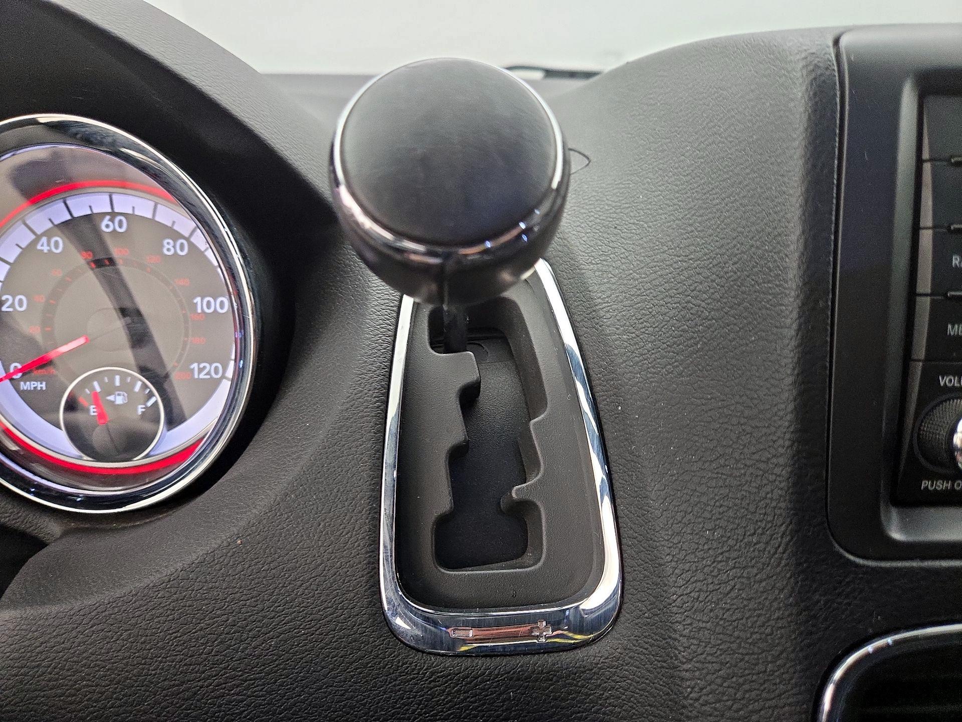 Thumbnail: 2017 Dodge Grand Caravan - 18