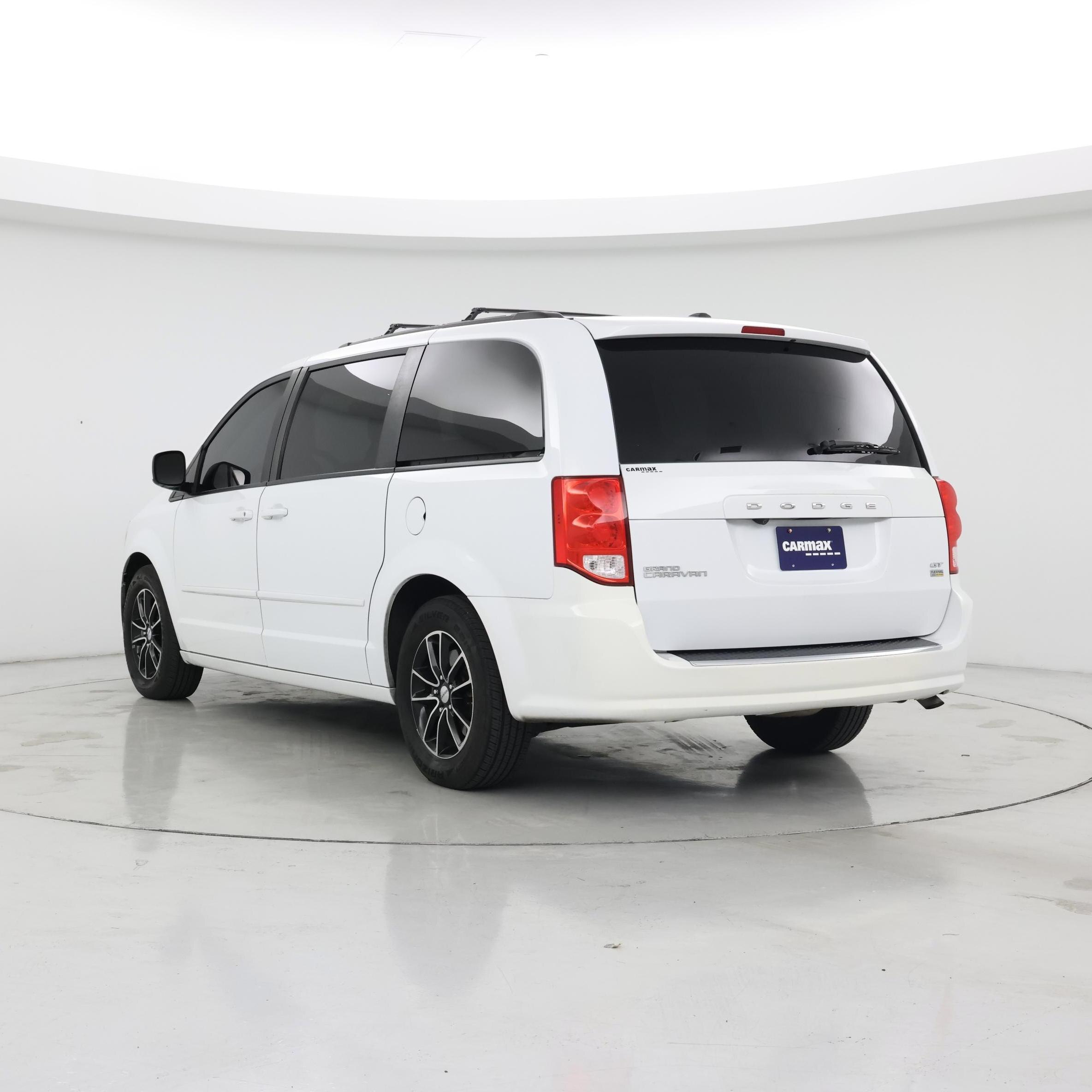 Thumbnail: 2017 Dodge Grand Caravan - 2