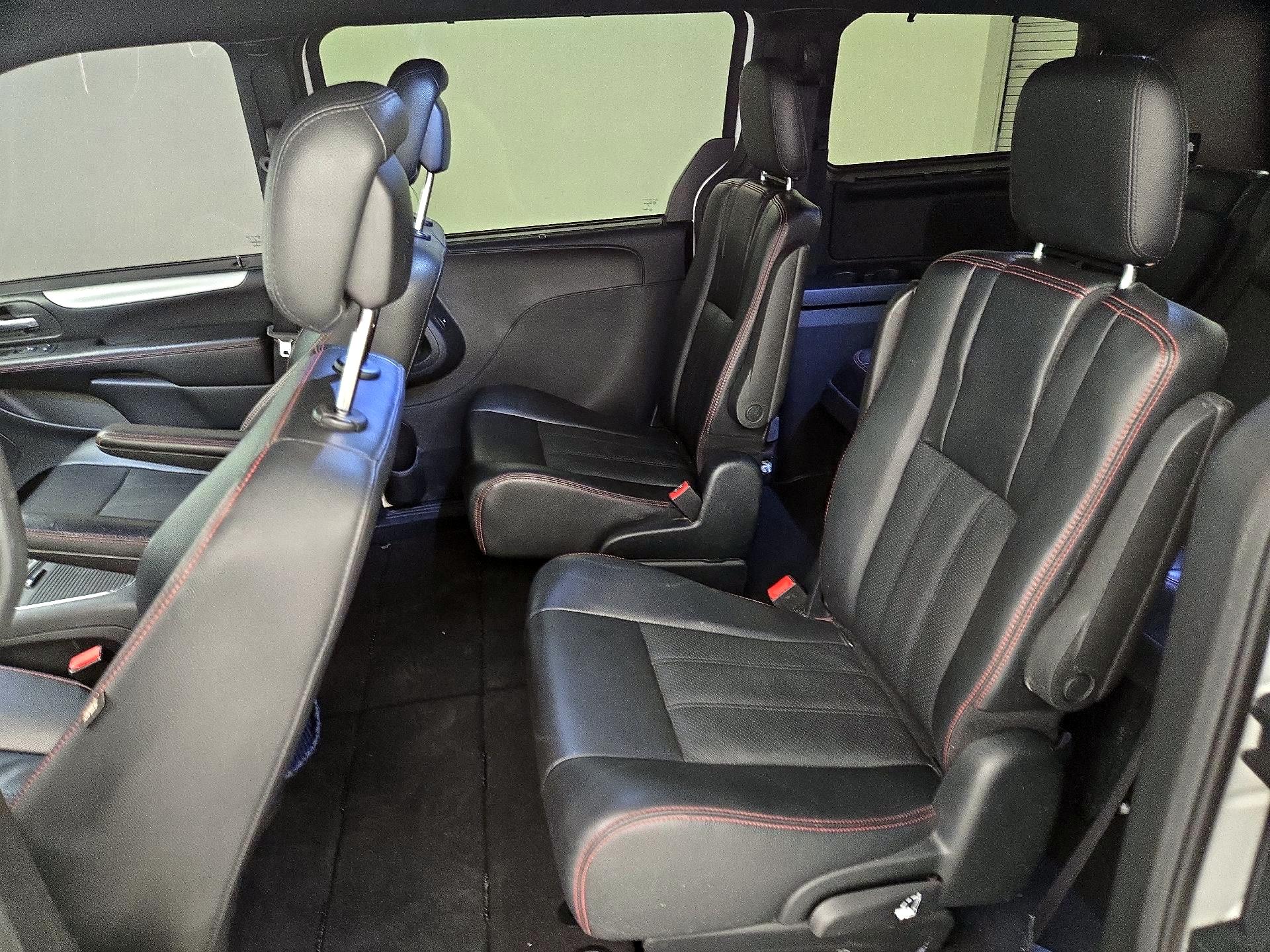 Thumbnail: 2017 Dodge Grand Caravan - 19