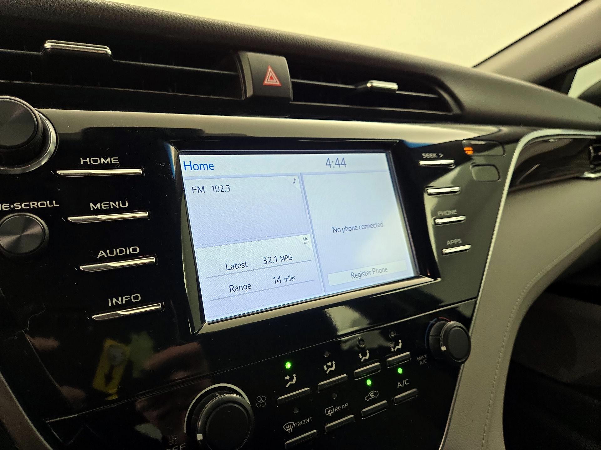 Thumbnail: 2018 Toyota Camry - 15