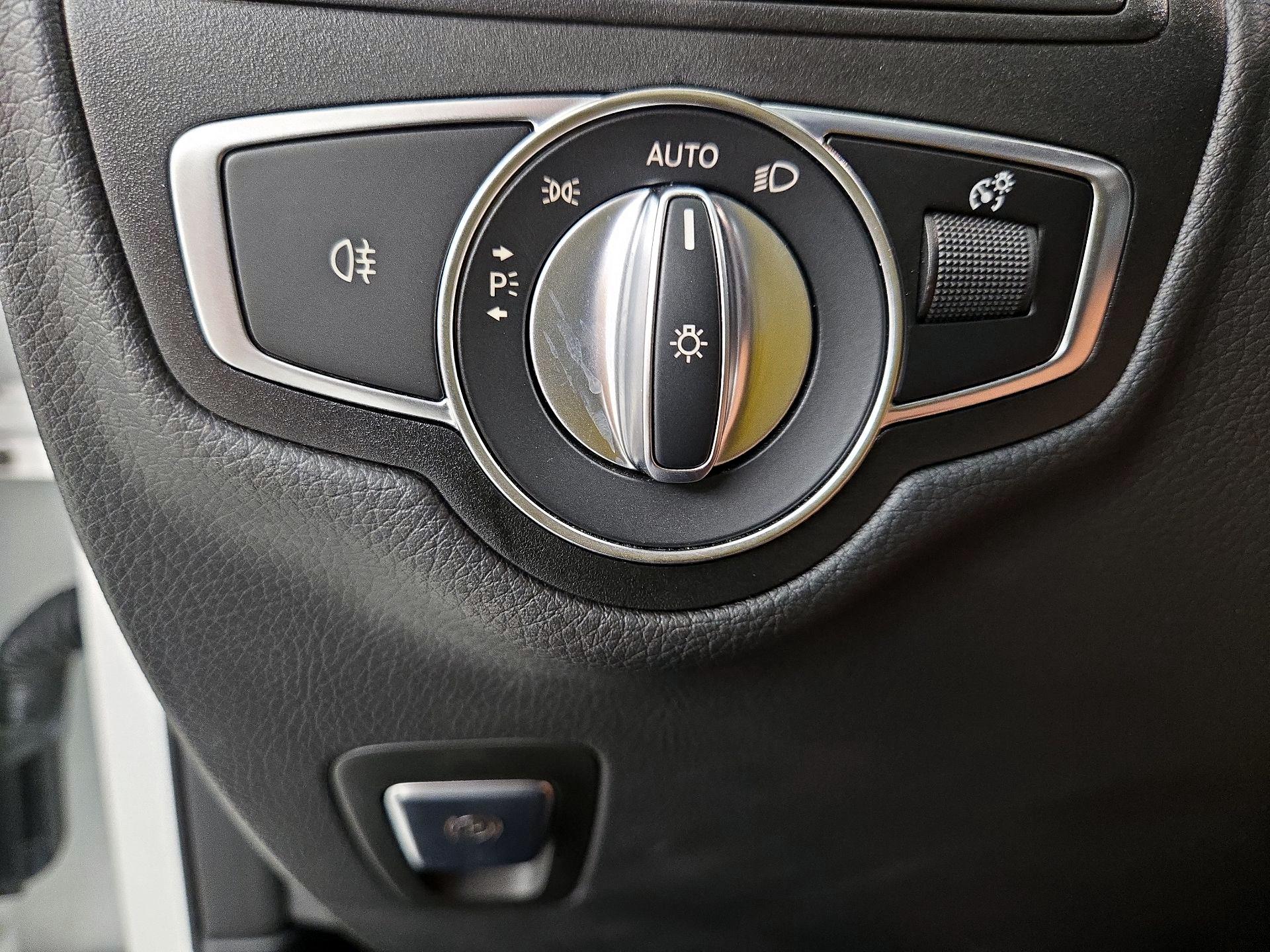 Thumbnail: 2023 Mercedes-Benz GLC - 13