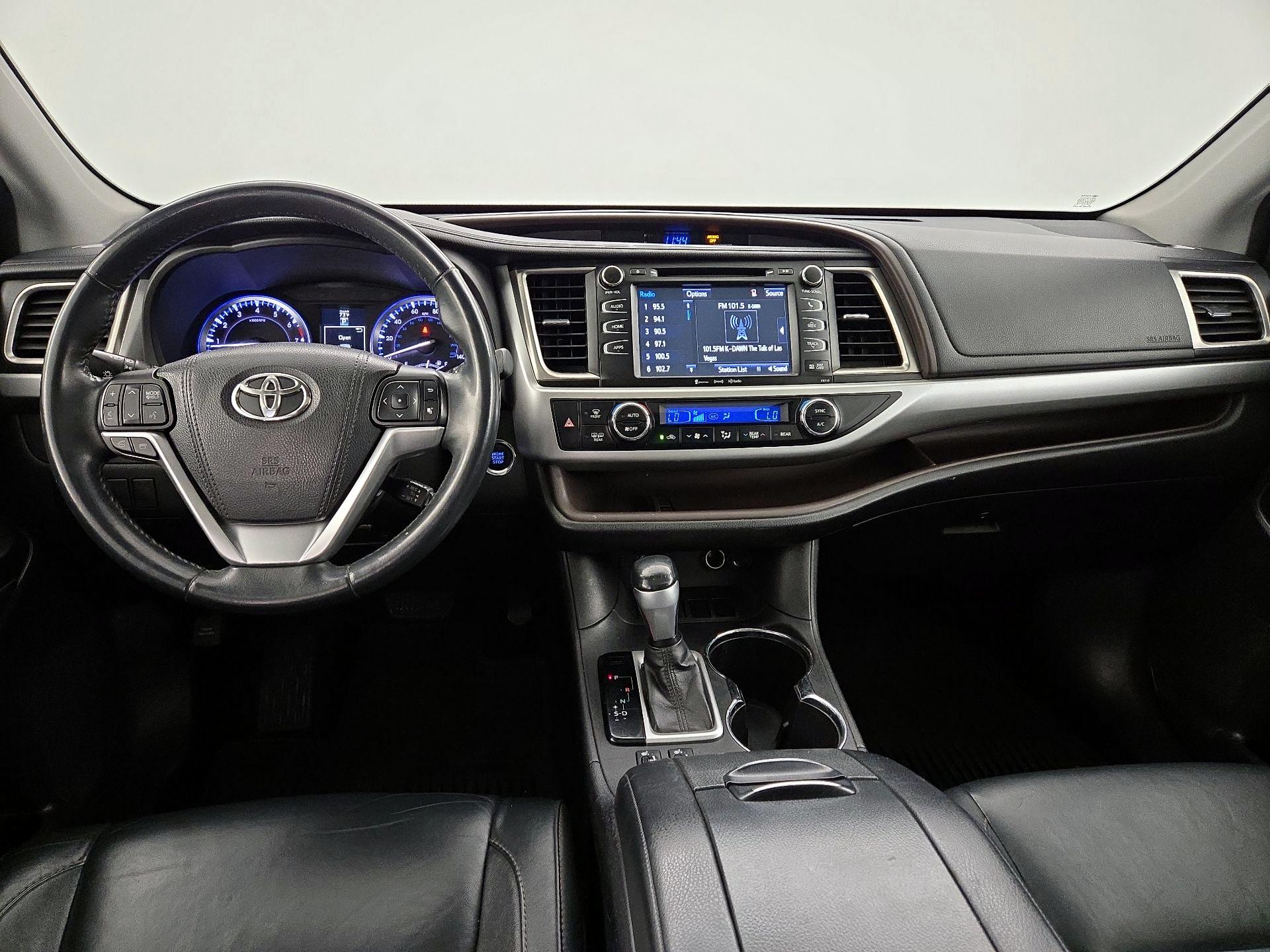 Thumbnail: 2016 Toyota Highlander - 9