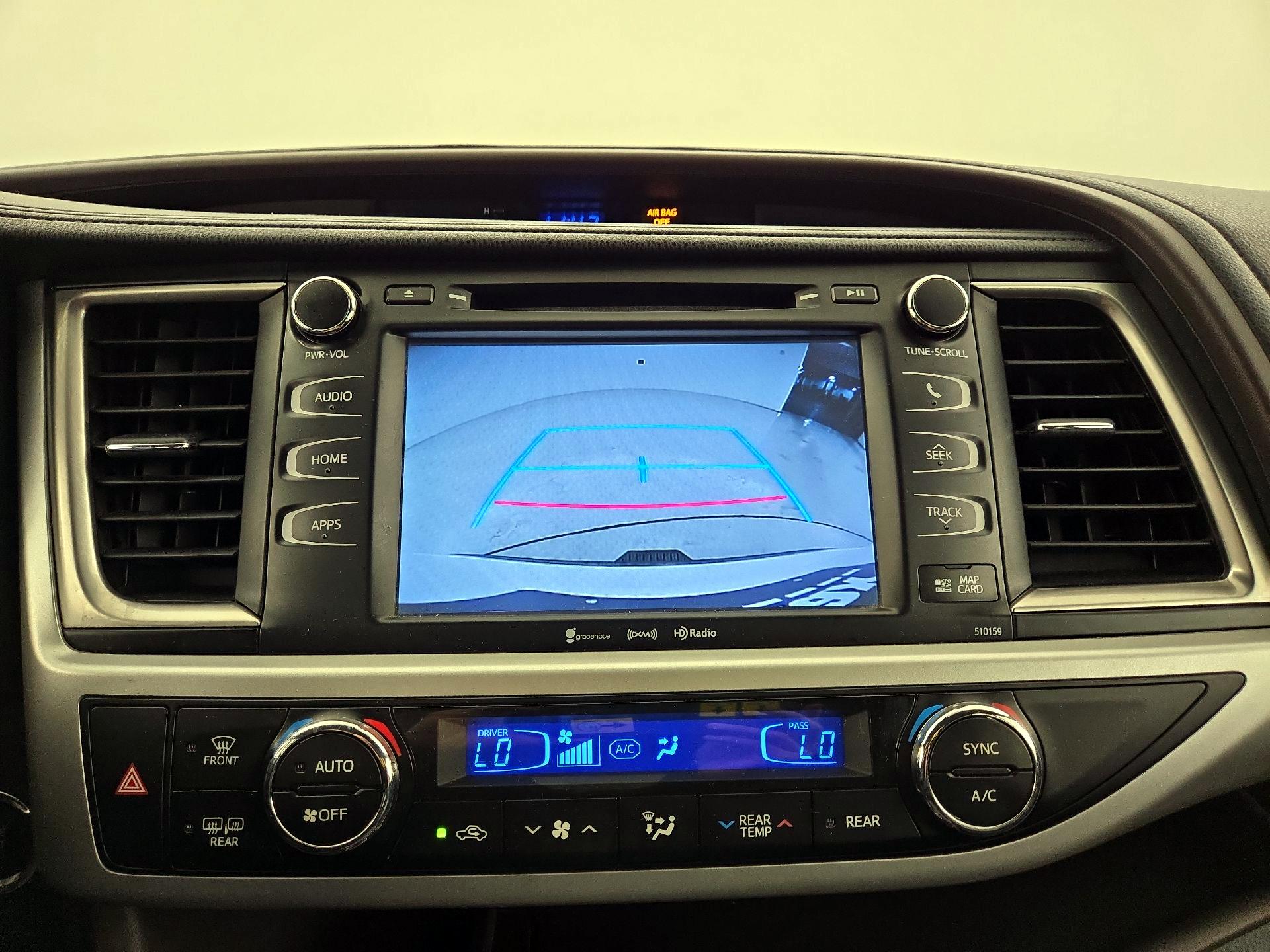 Thumbnail: 2016 Toyota Highlander - 14