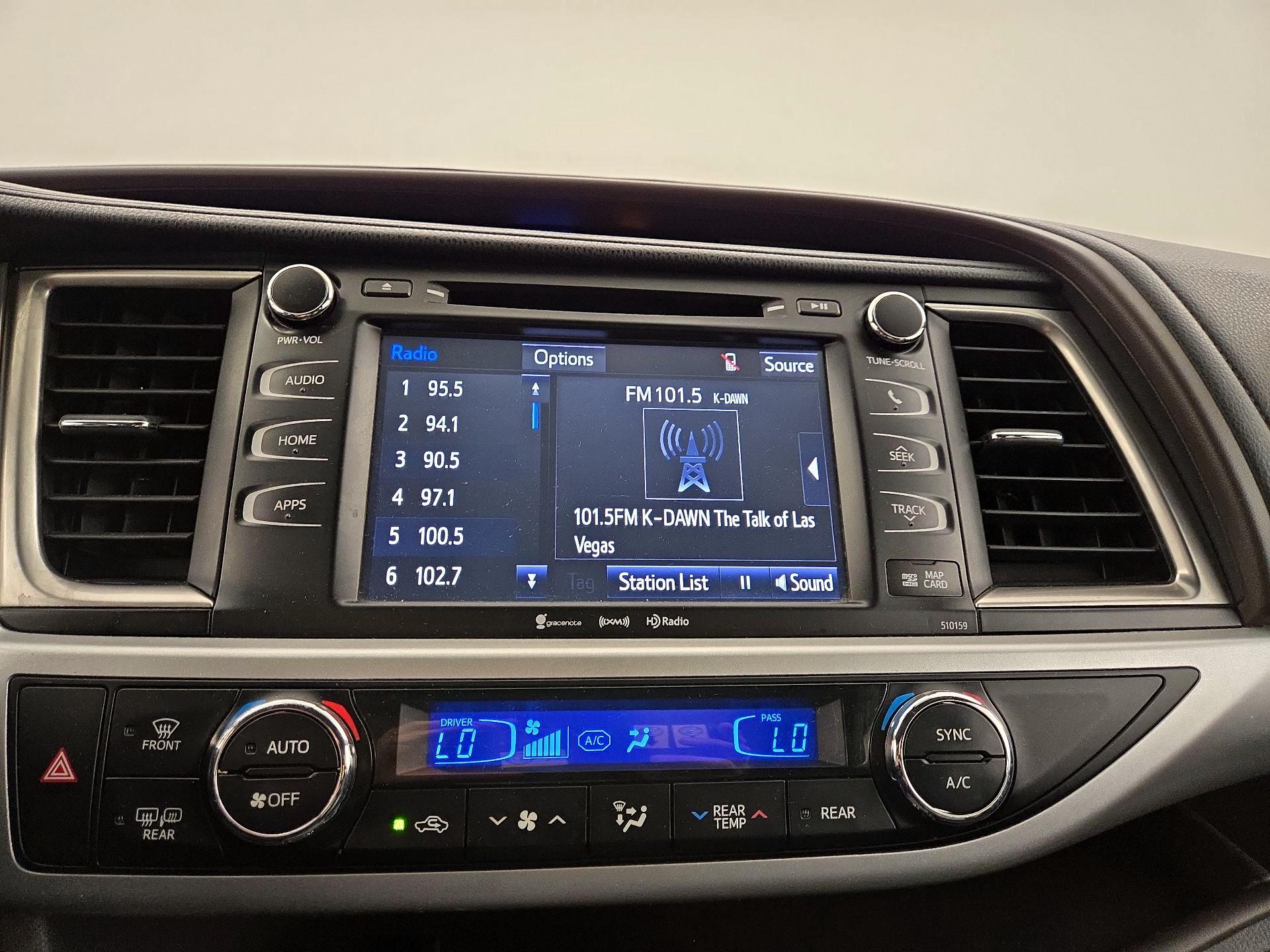 Thumbnail: 2016 Toyota Highlander - 15