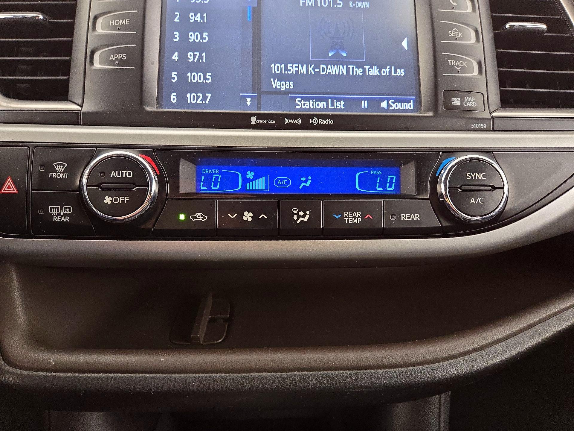 Thumbnail: 2016 Toyota Highlander - 16