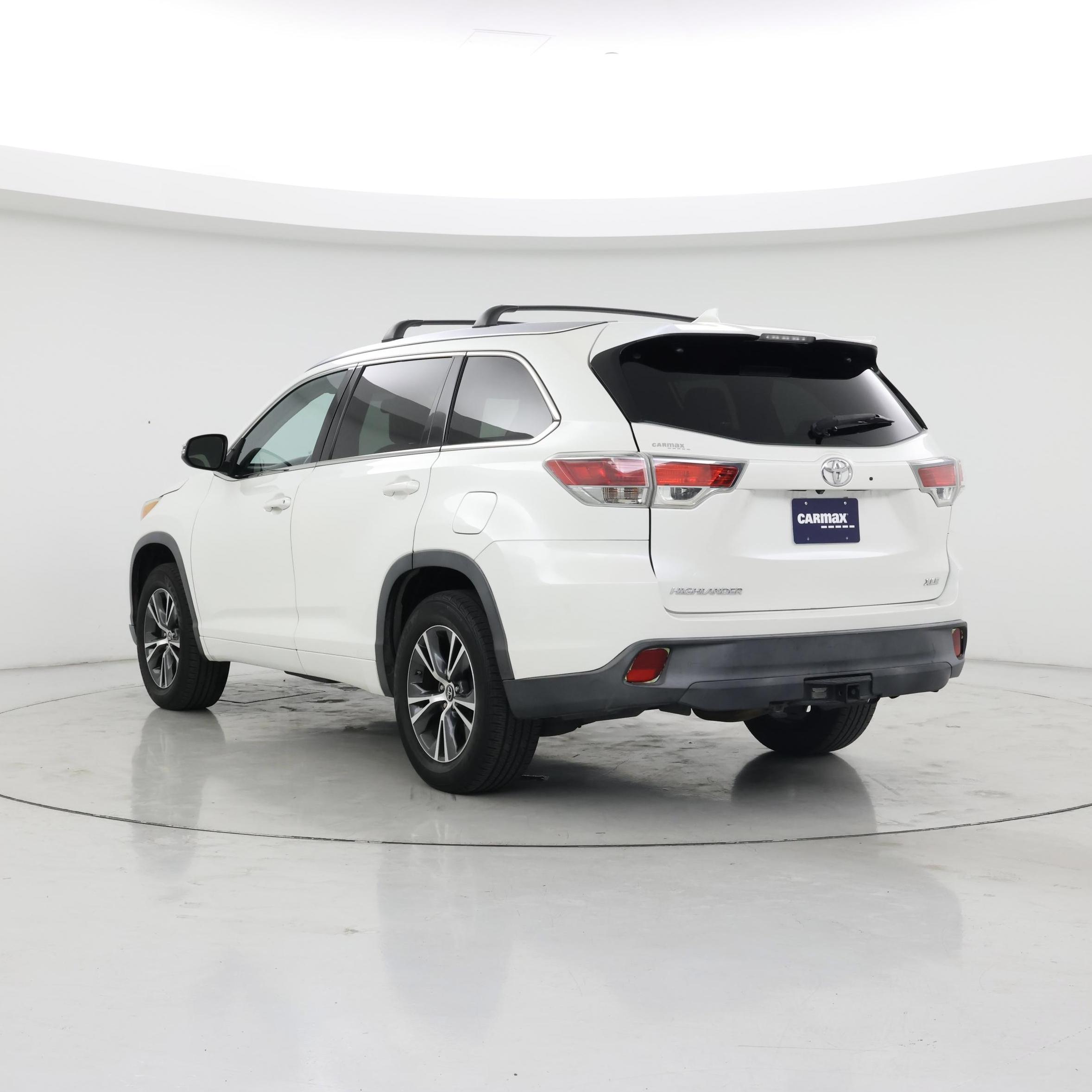 Thumbnail: 2016 Toyota Highlander - 2