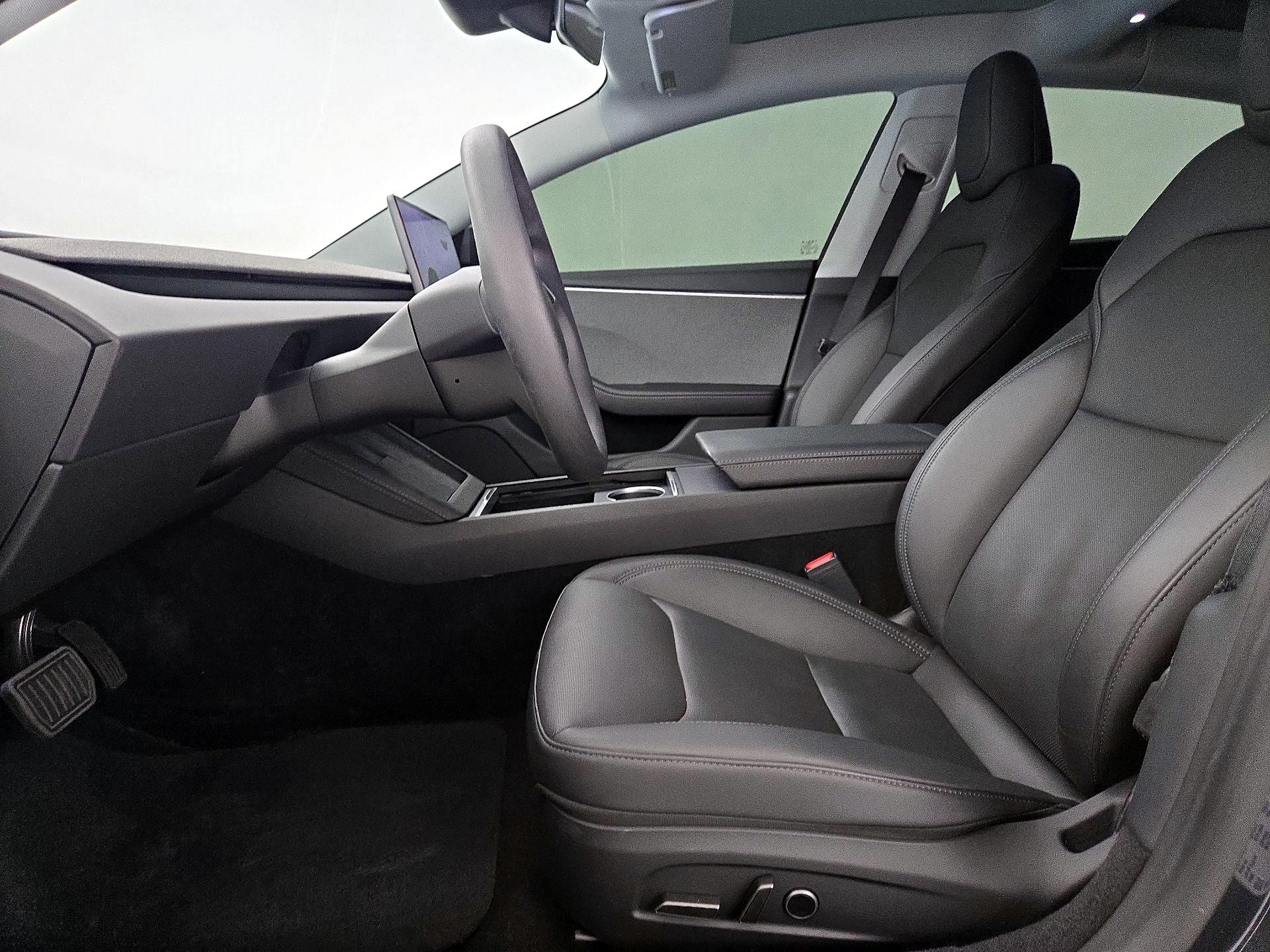 Thumbnail: 2025 Tesla Model 3 - 11