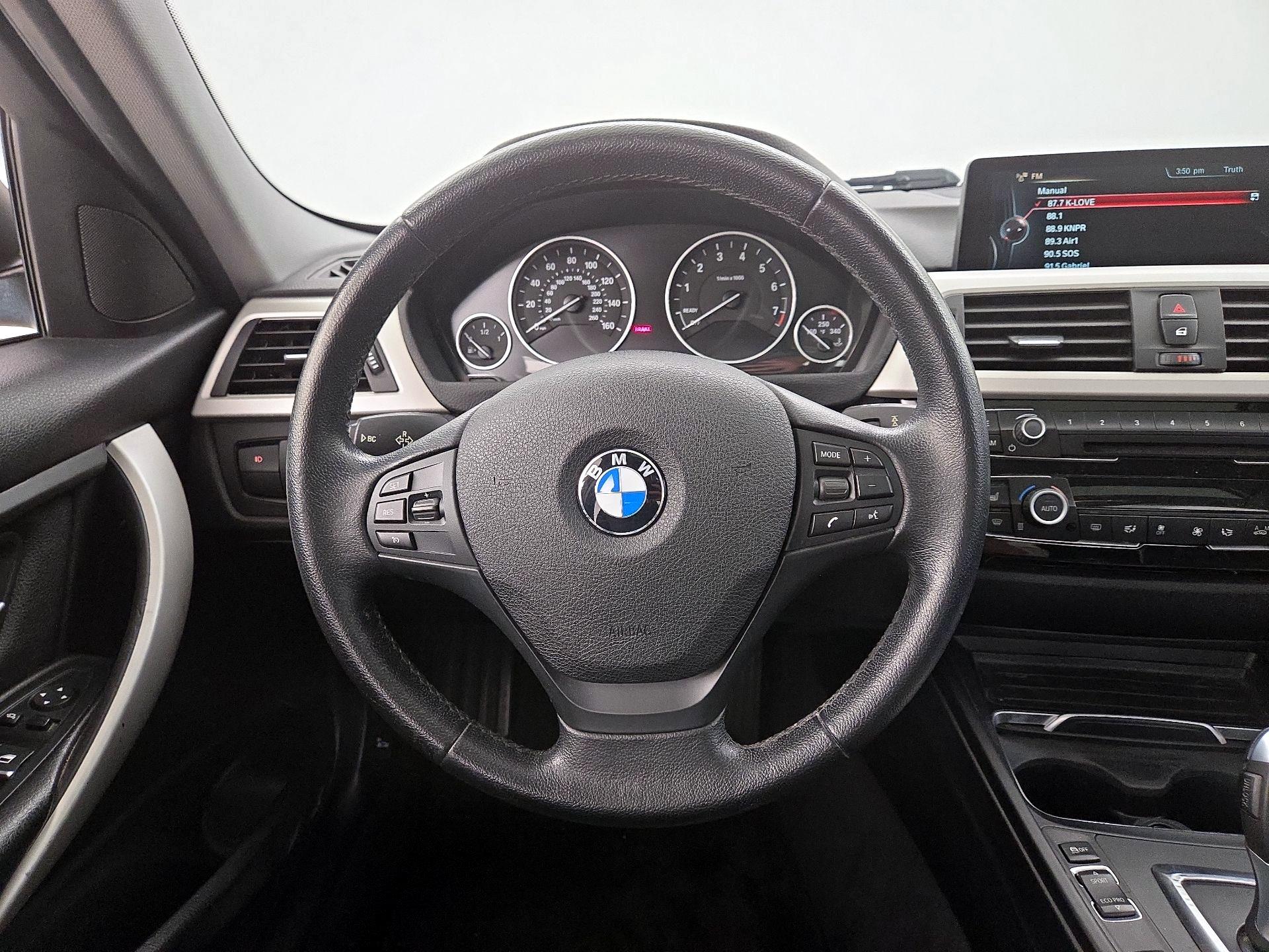 Thumbnail: 2016 BMW 3 Series - 10