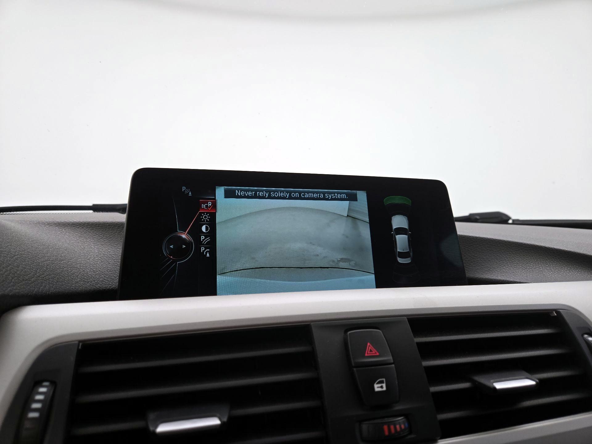 Thumbnail: 2016 BMW 3 Series - 14