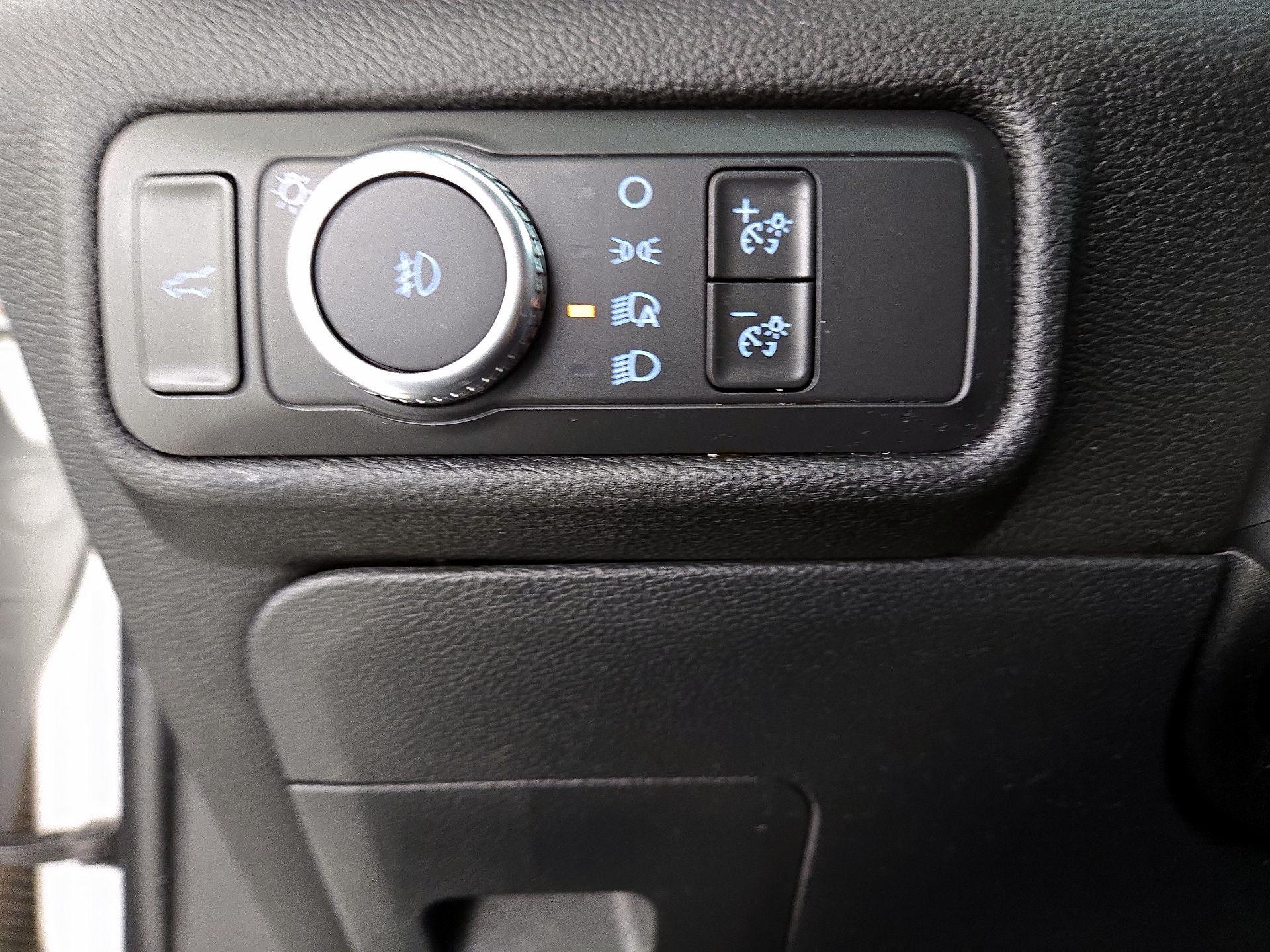 Thumbnail: 2021 Ford Explorer - 13