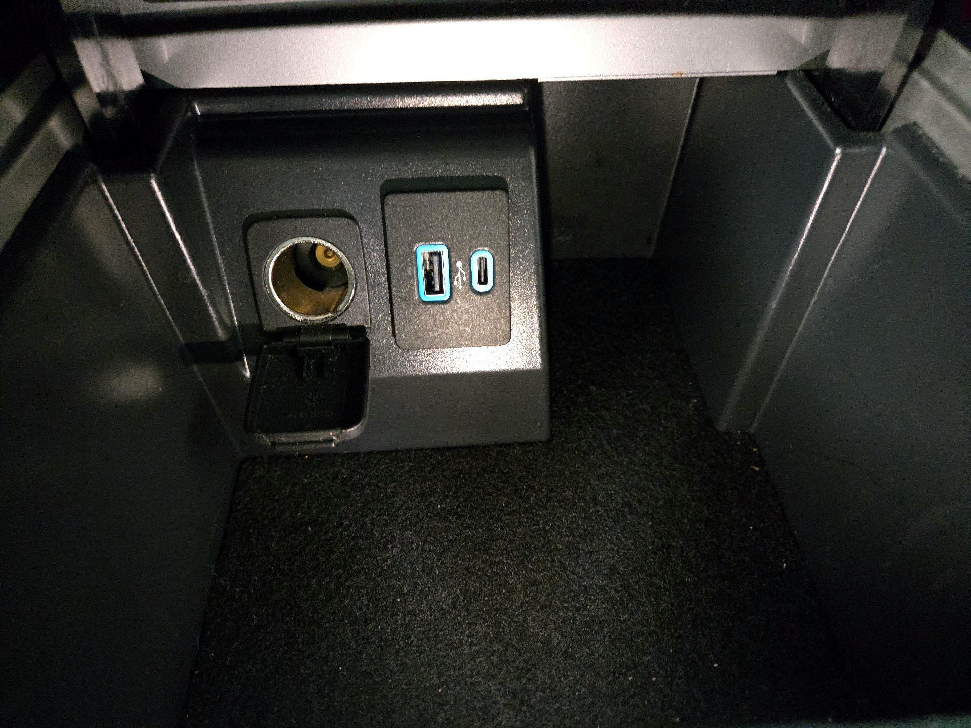 Thumbnail: 2021 Ford Explorer - 18