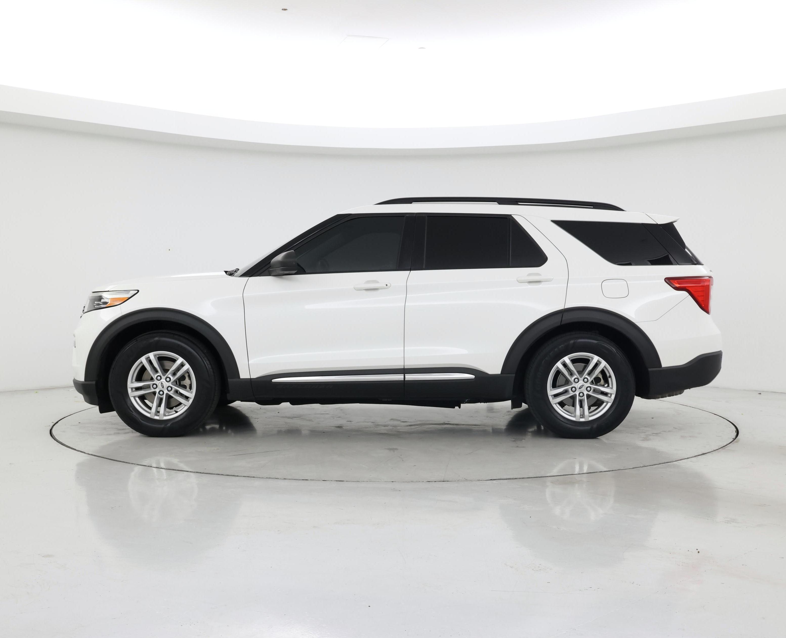 Thumbnail: 2021 Ford Explorer - 3
