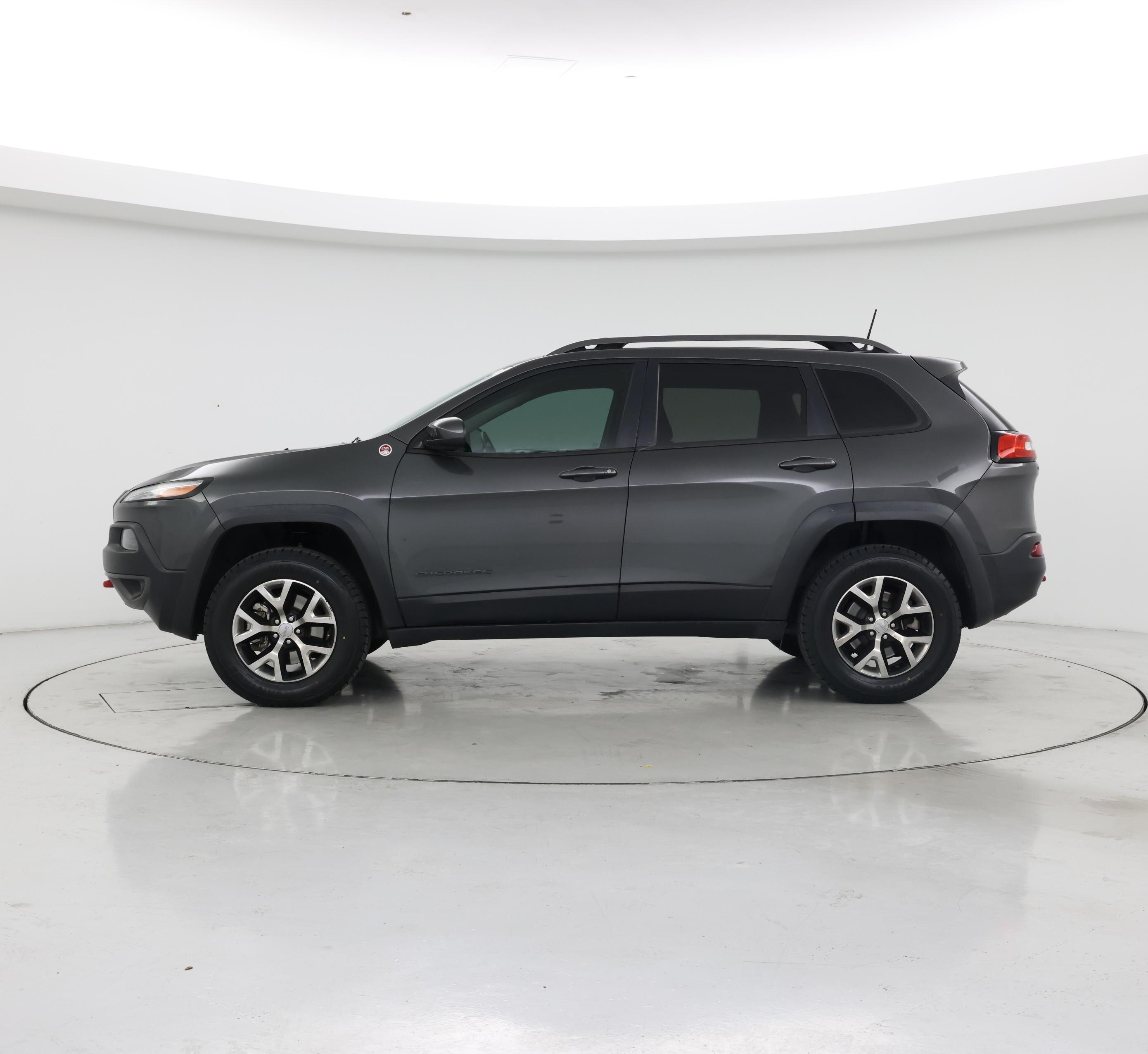 Thumbnail: 2017 Jeep Cherokee - 3