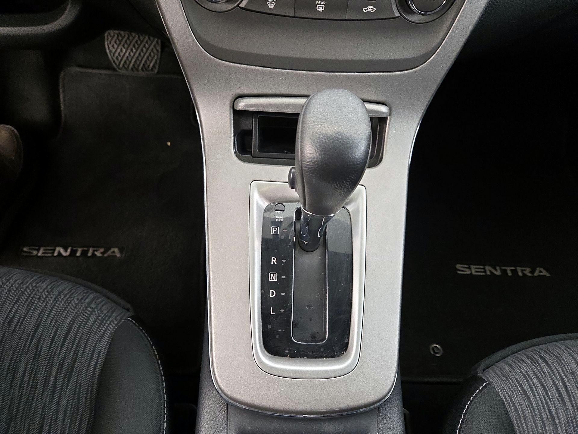 Thumbnail: 2014 Nissan Sentra - 18