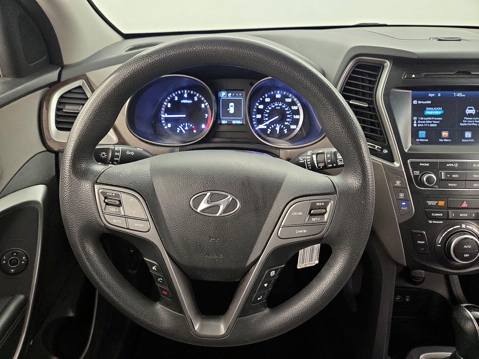 2017 Hyundai Santa Fe SE - Photo 11