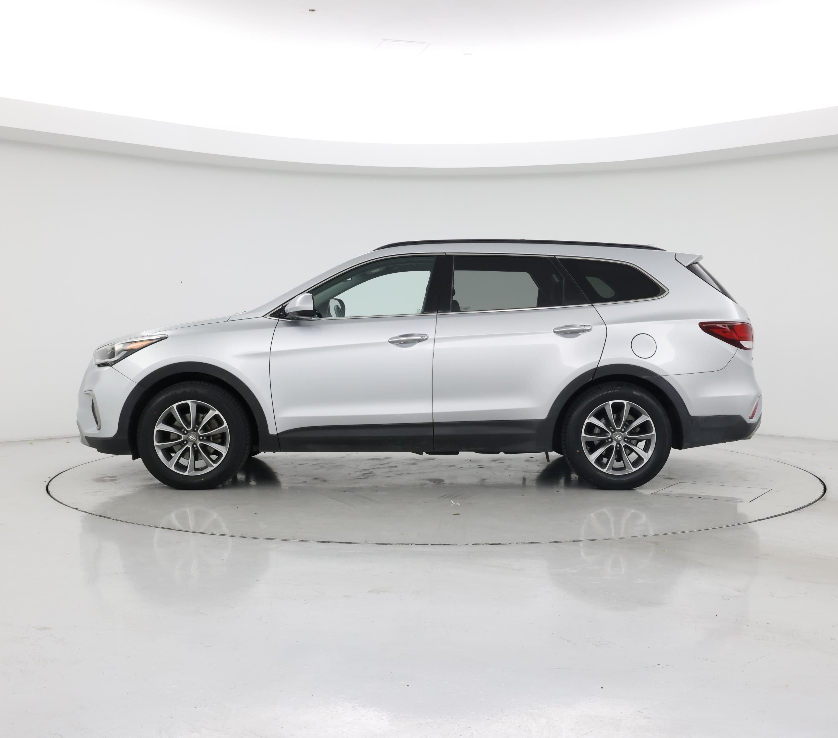 Thumbnail: 2017 Hyundai Santa Fe - 3