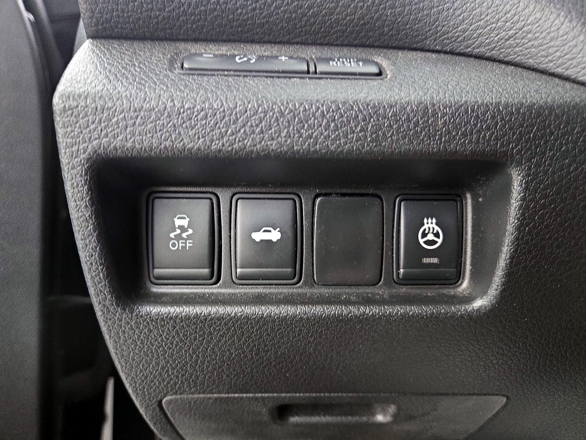 Thumbnail: 2014 Nissan Altima - 13