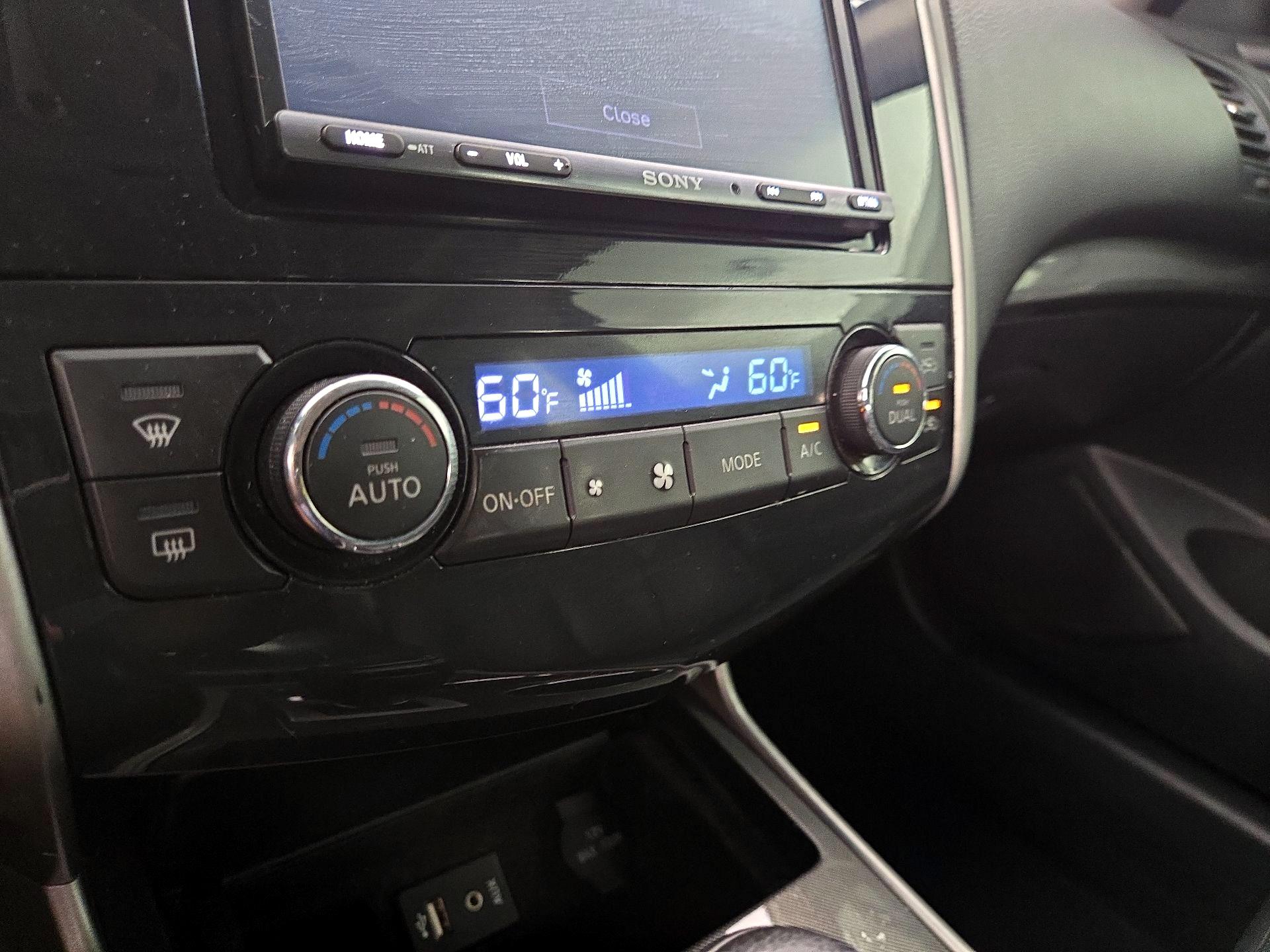 Thumbnail: 2014 Nissan Altima - 16