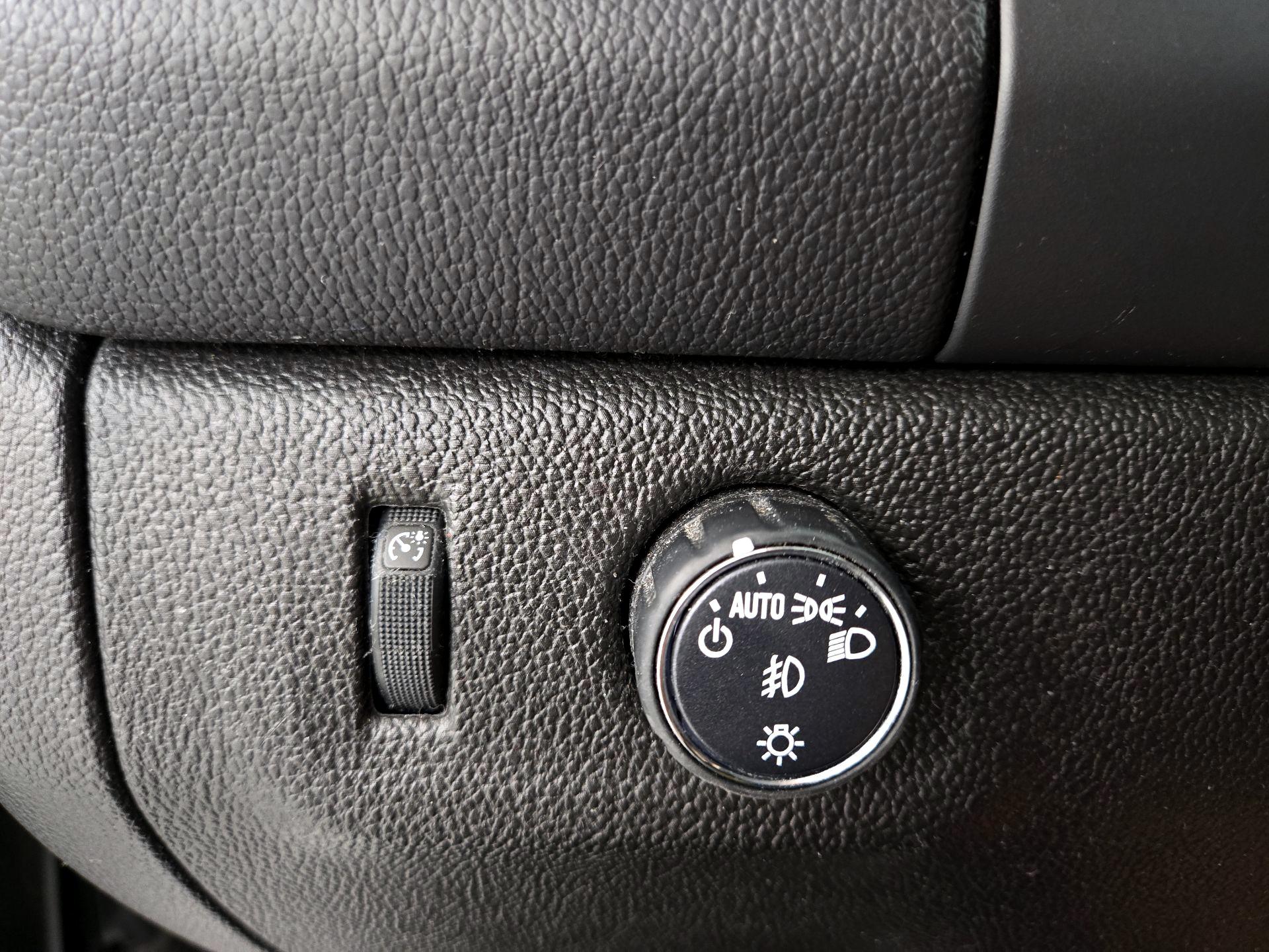 Thumbnail: 2021 Chevrolet Colorado - 13