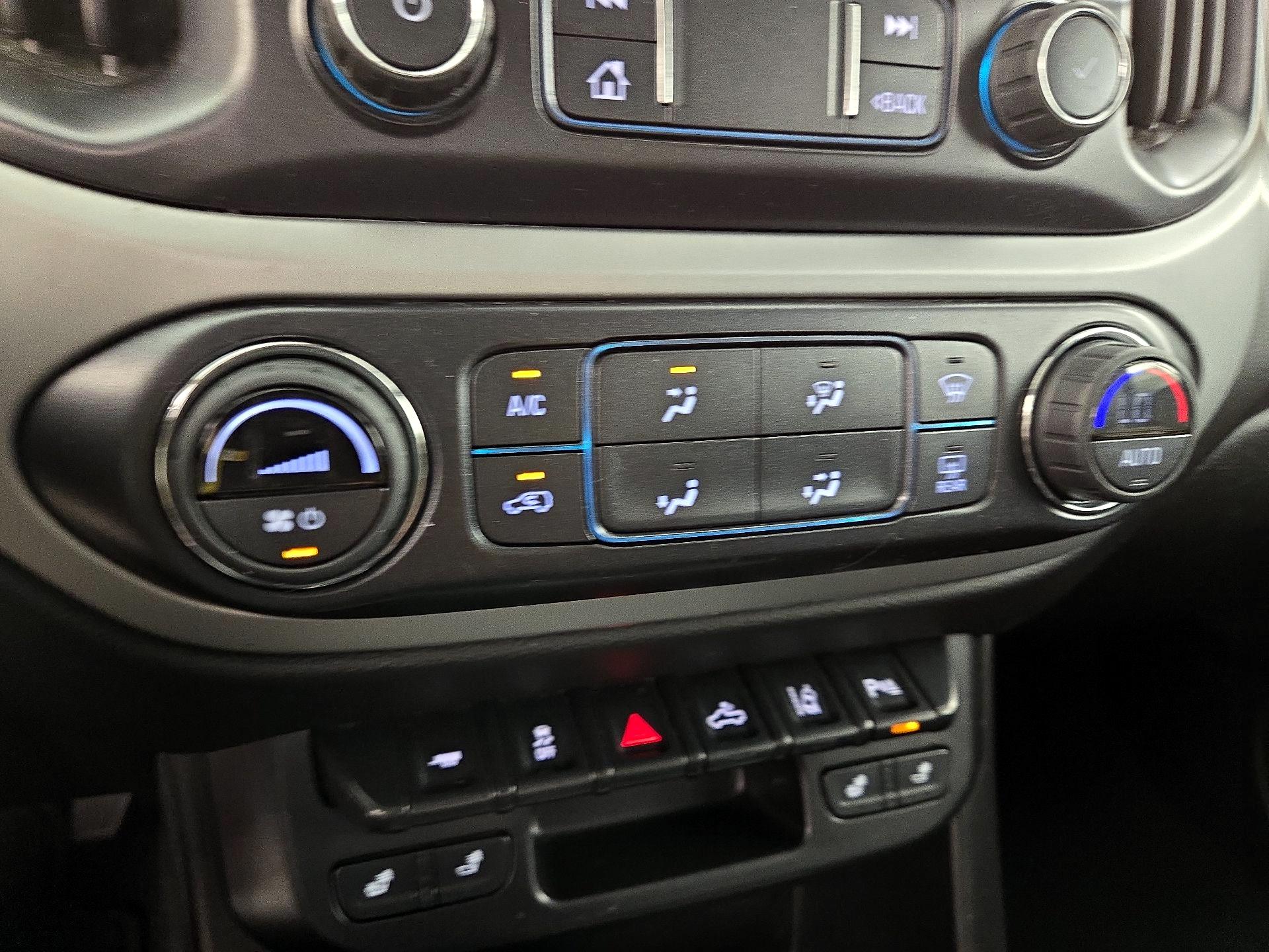 Thumbnail: 2021 Chevrolet Colorado - 17