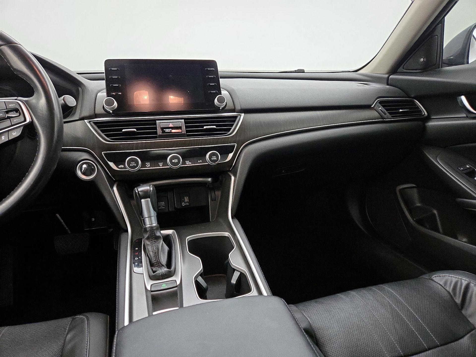 Thumbnail: 2018 Honda Accord - 9