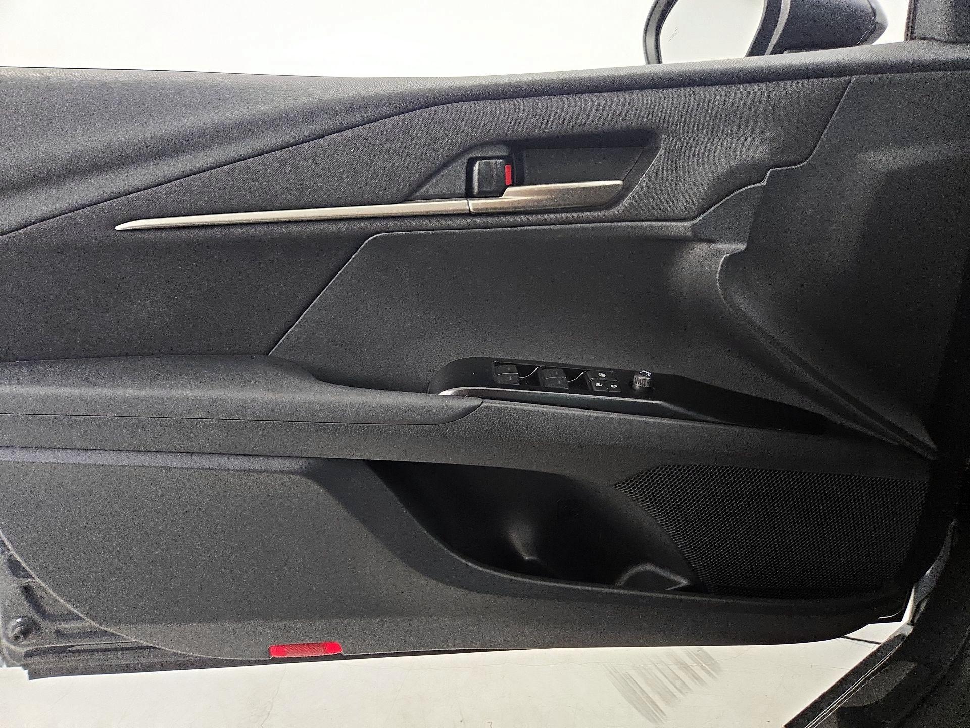 Thumbnail: 2025 Toyota Camry - 12