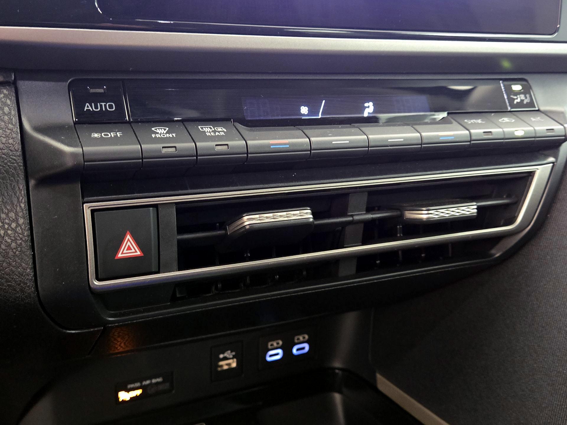 Thumbnail: 2025 Toyota Camry - 17